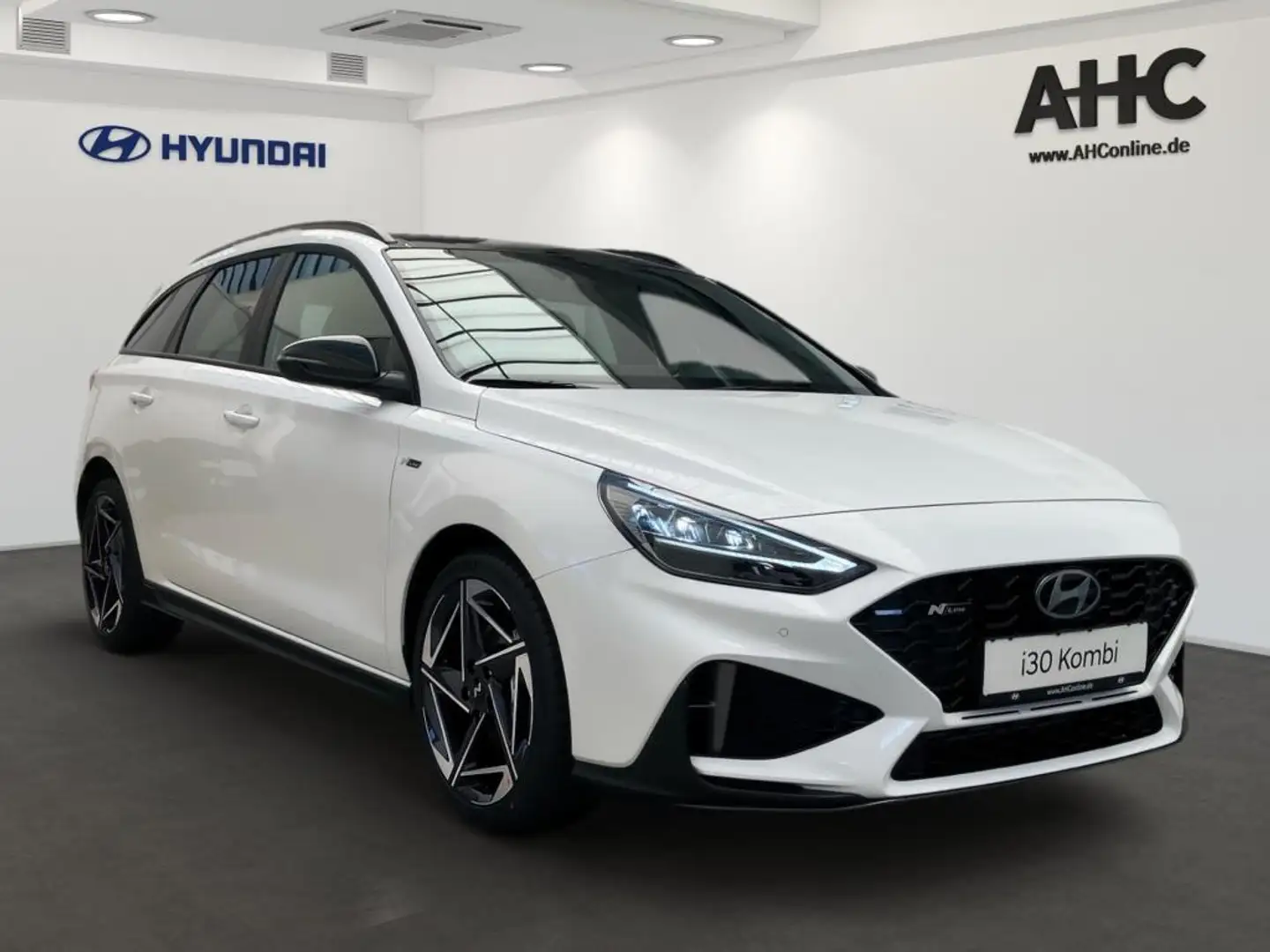 Hyundai i30 Kombi 1.5 T-GDI 7-DCT N-Line Pano 2xKlima Weiß - 2