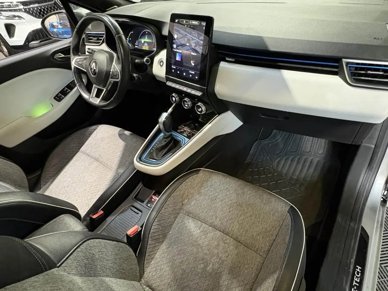 Renault Clio Citadine 5 portes — photo 12