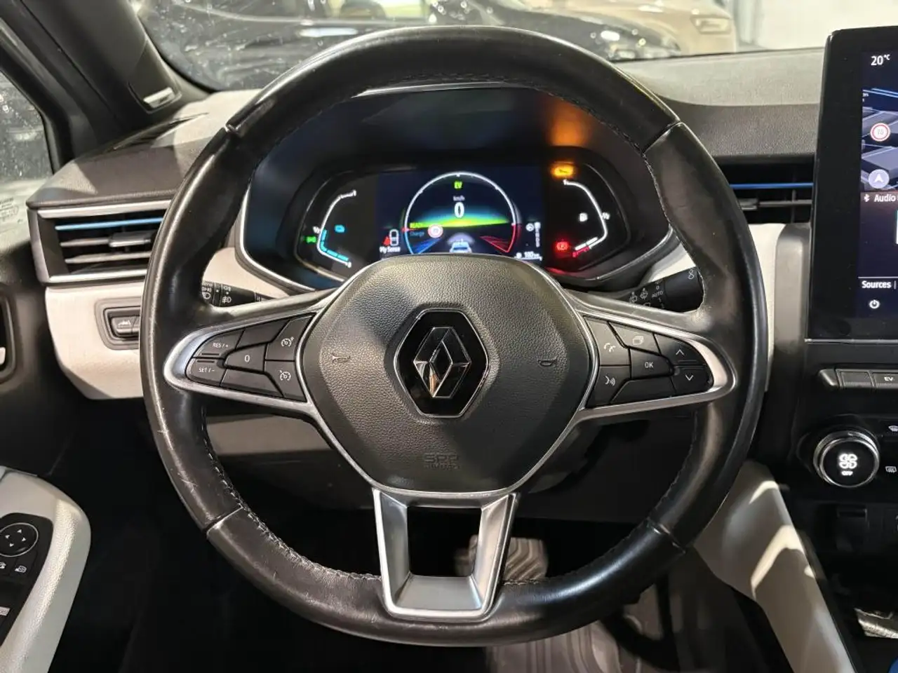 Renault Clio Citadine 5 portes — photo 9