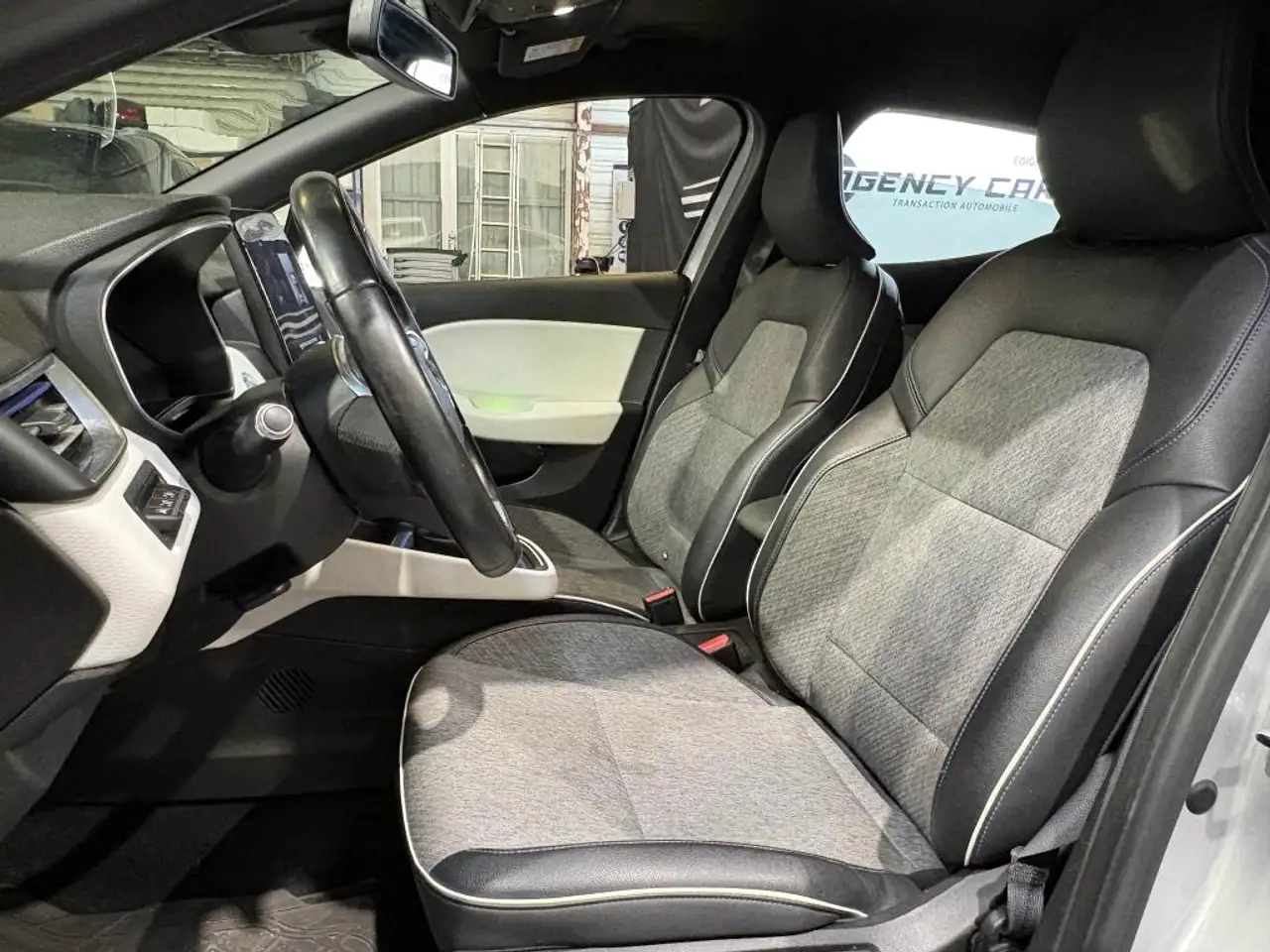 Renault Clio Citadine 5 portes — photo 7