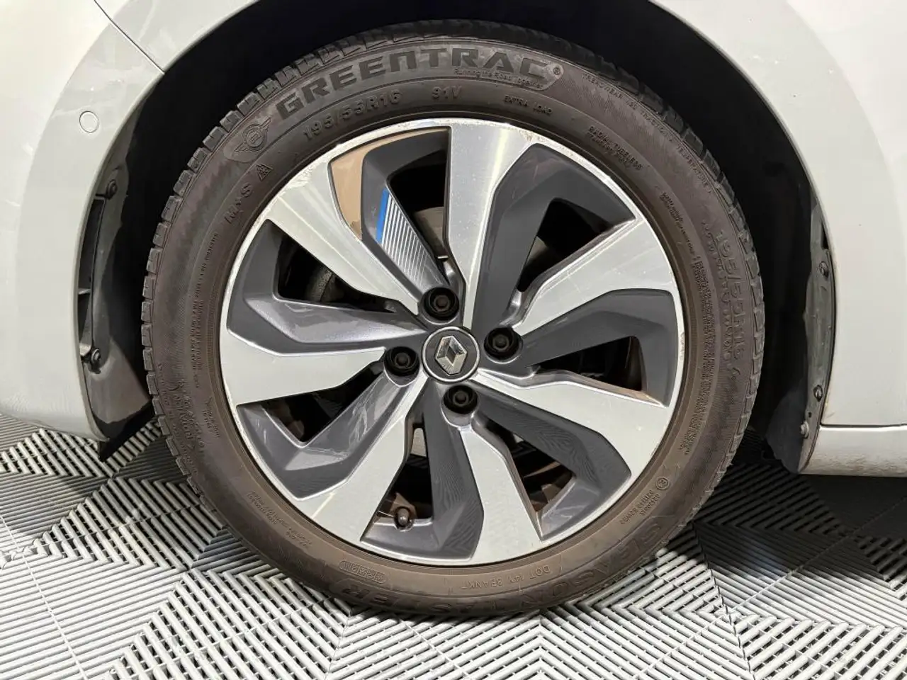 Renault Clio Citadine 5 portes — photo 21