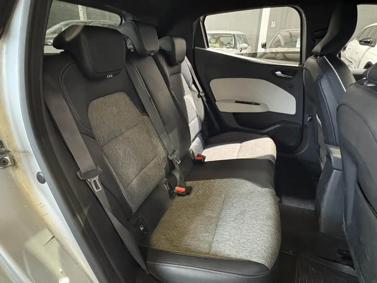 Renault Clio Citadine 5 portes — photo 13