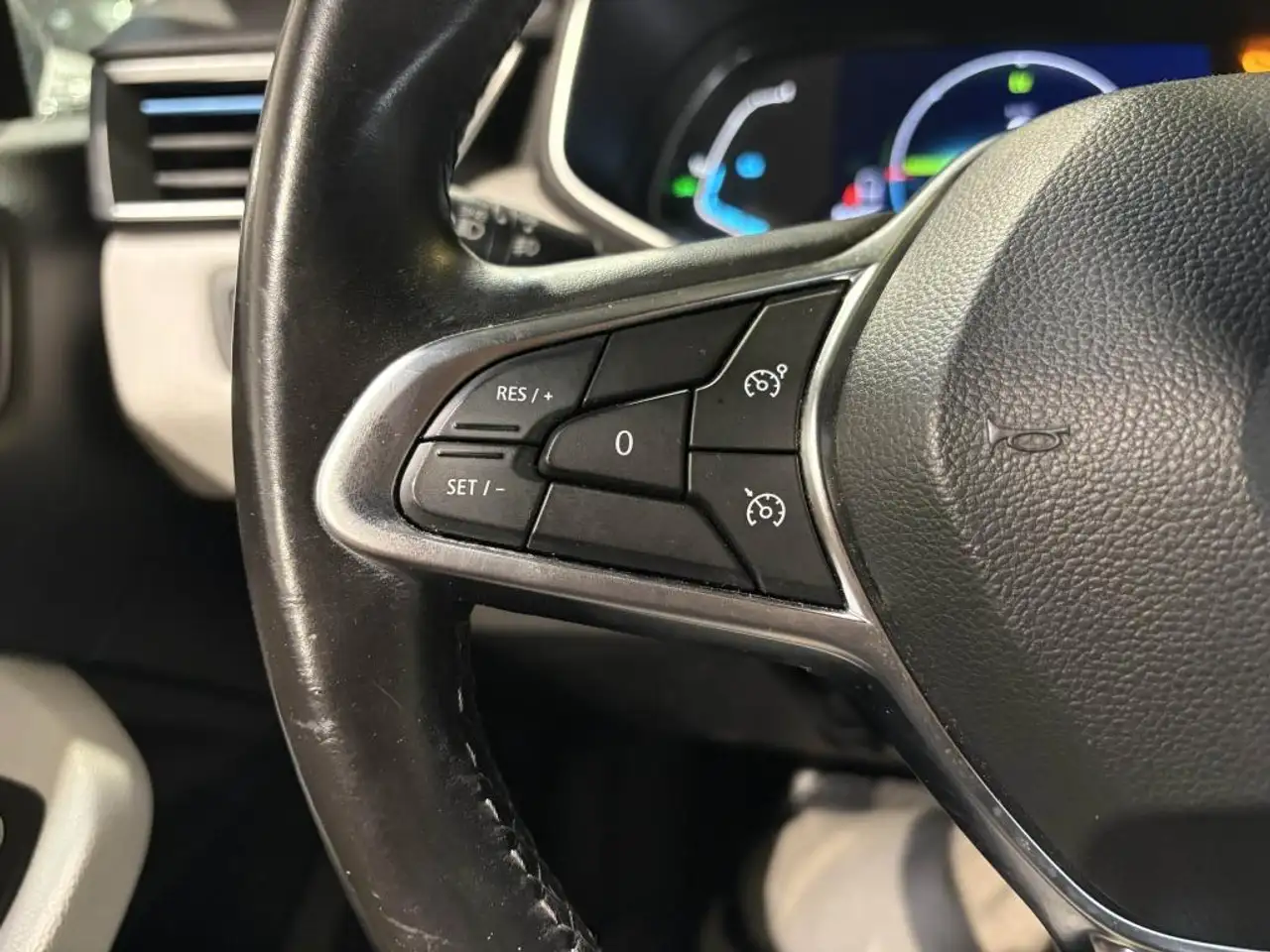 Renault Clio Citadine 5 portes — photo 16