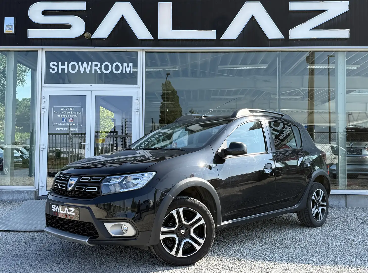 Dacia Sandero Stepway 0.9 TCe (EU6.2)/NAVI/CAMERA/ATTELAGE/USB Grijs - 1
