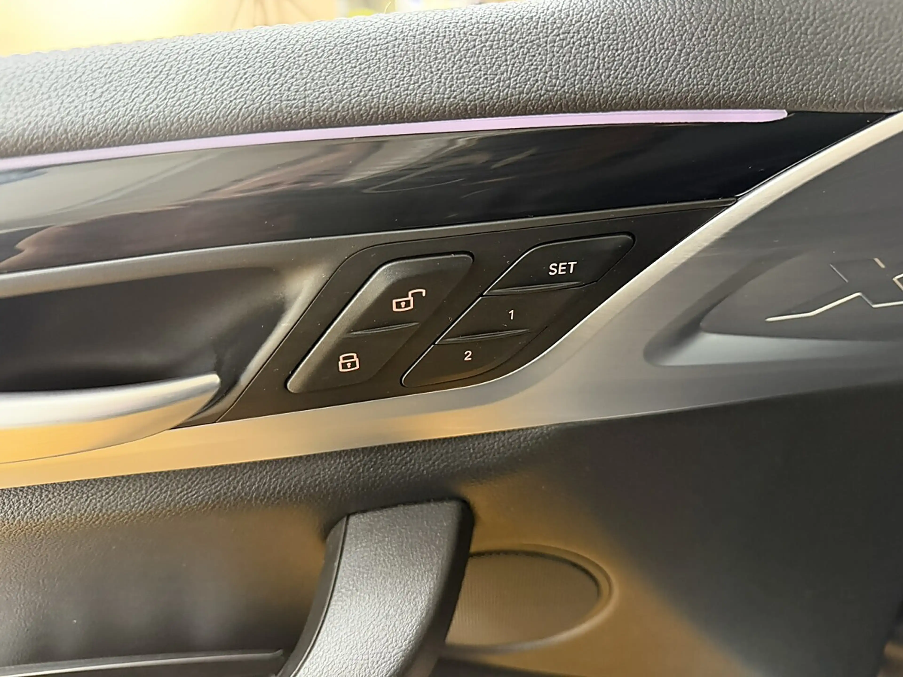 BMW iX3 M 73,8kWh Sport — photo 21