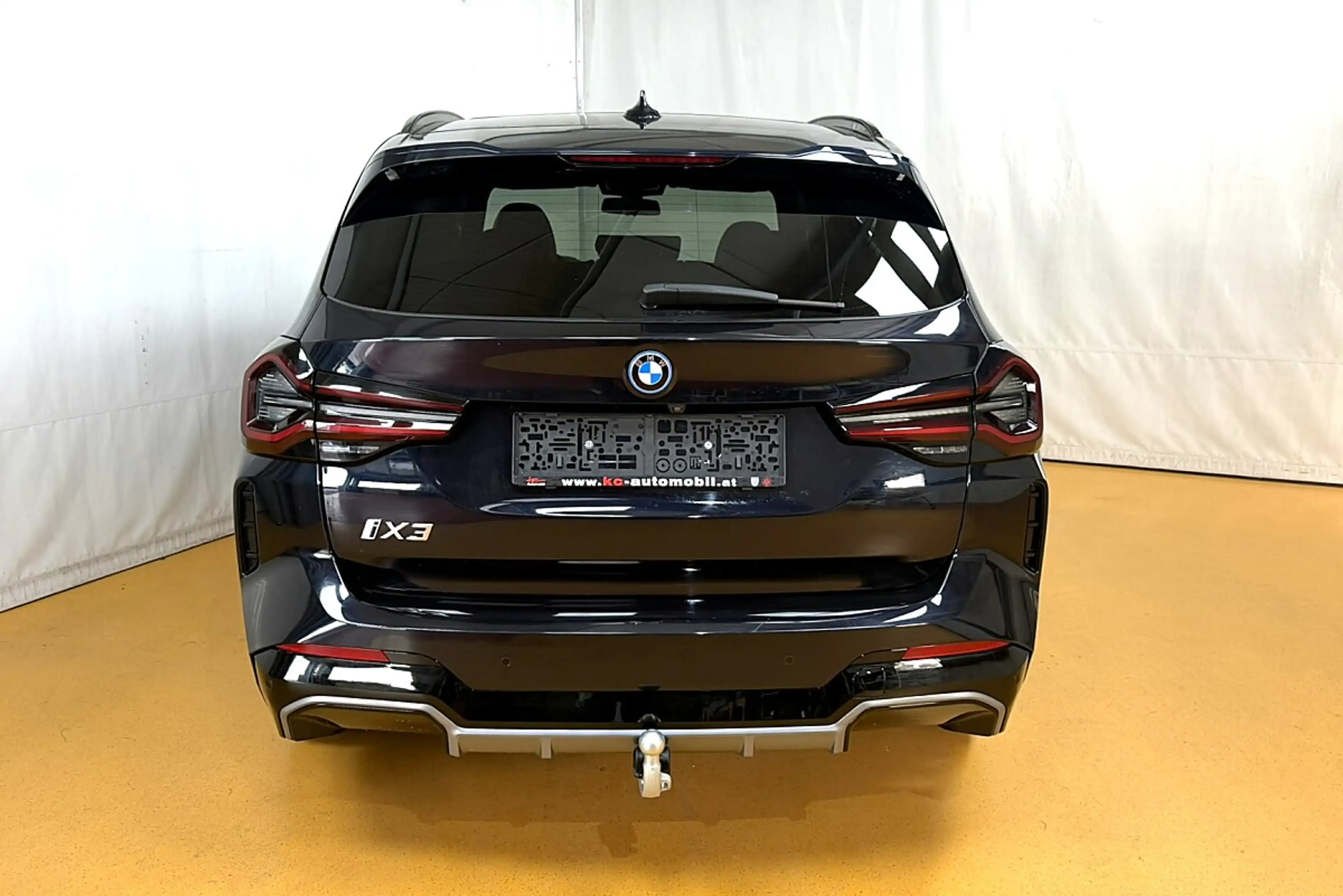 BMW iX3 M 73,8kWh Sport — photo 12