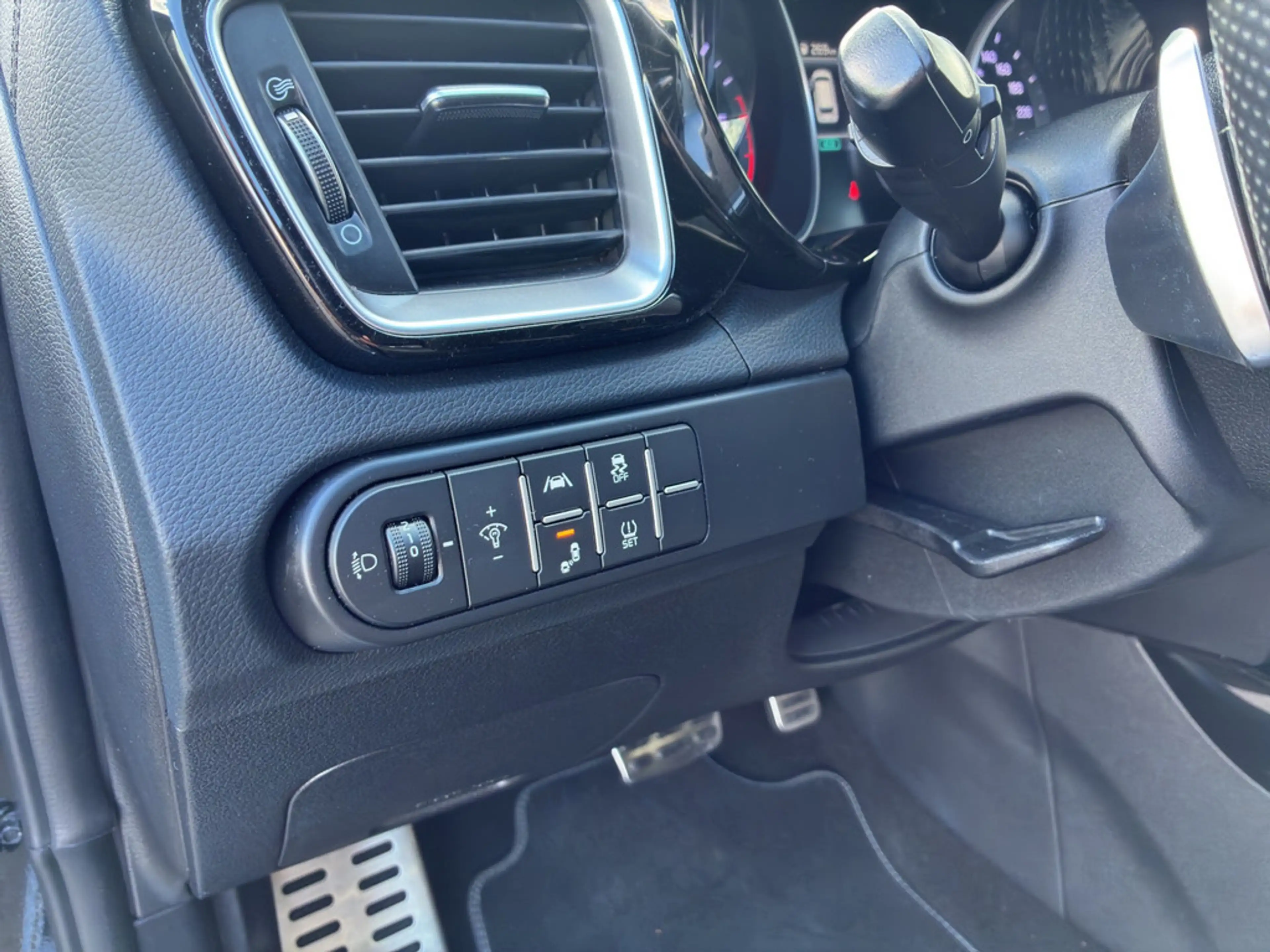 Kia Ceed / cee'd — photo 9