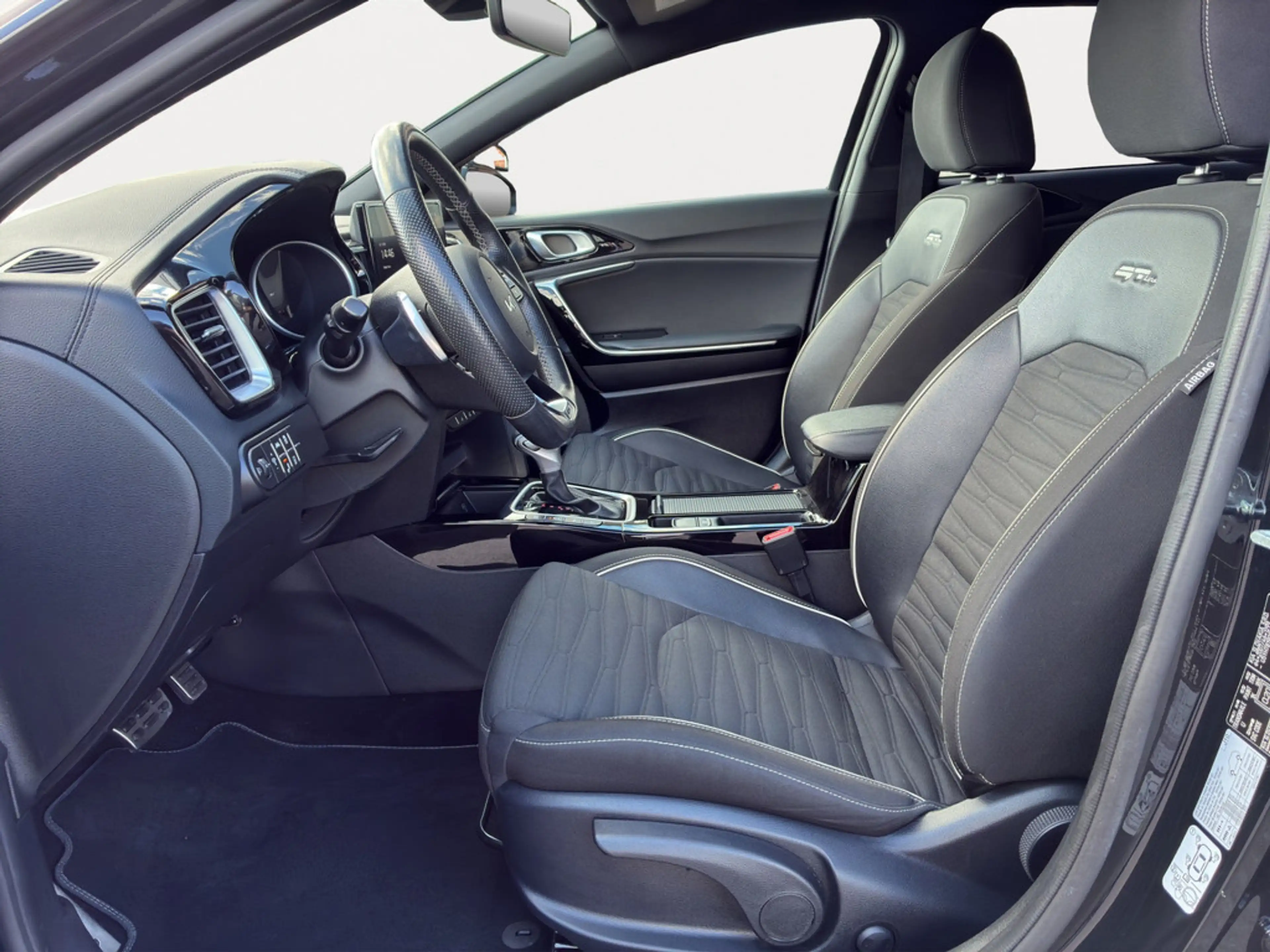 Kia Ceed / cee'd — photo 8