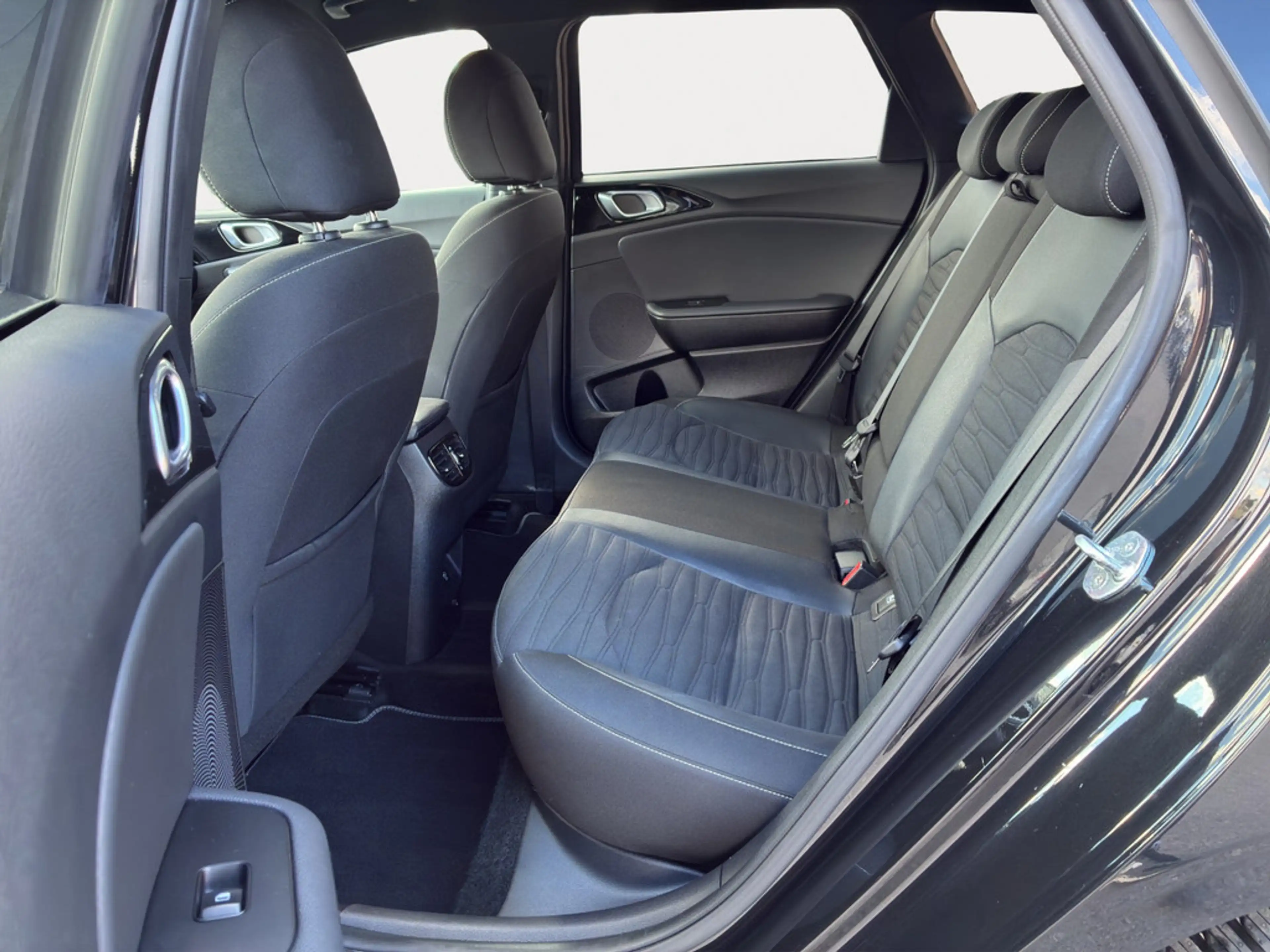 Kia Ceed / cee'd — photo 10