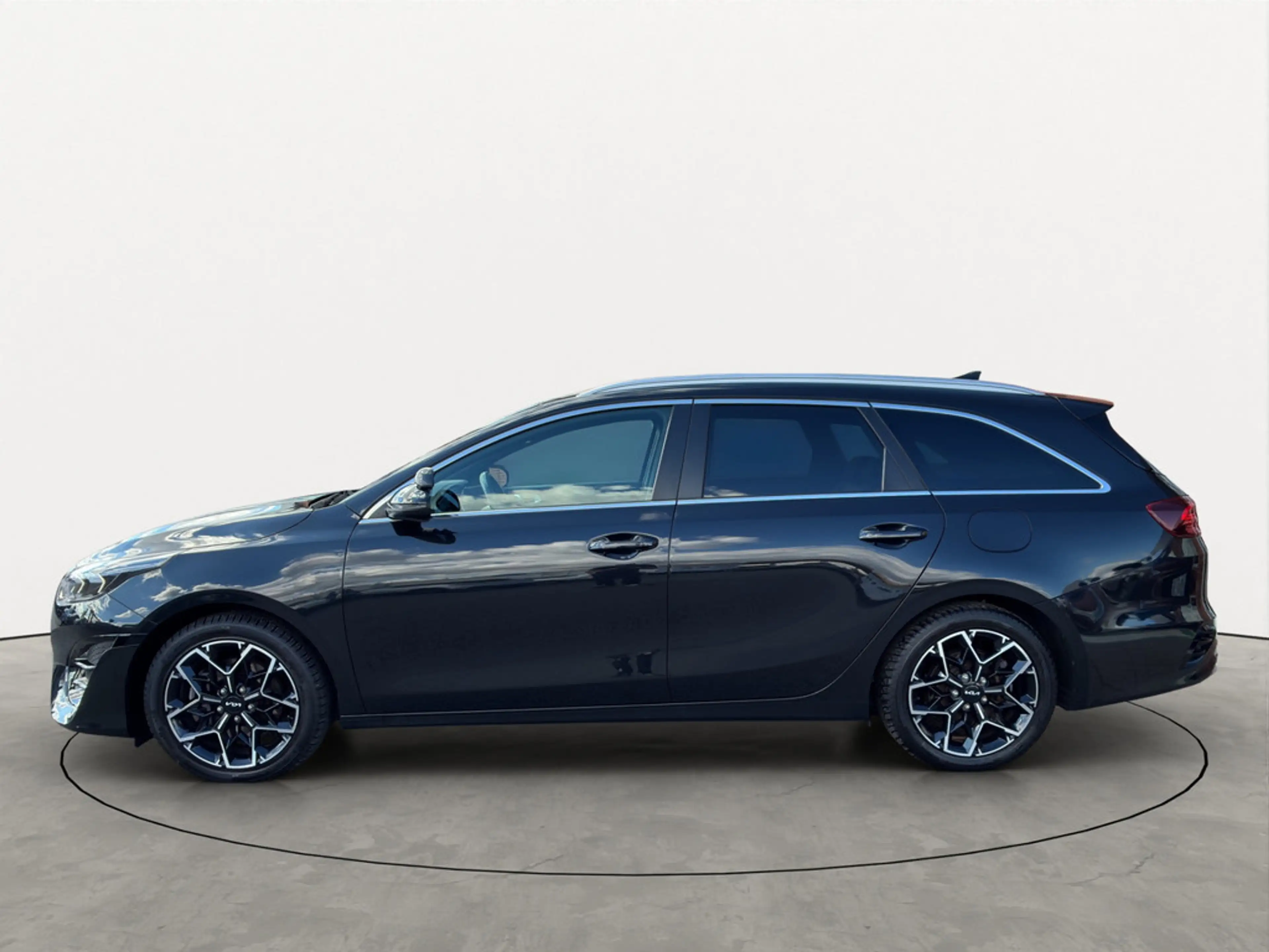 Kia Ceed / cee'd — photo 3