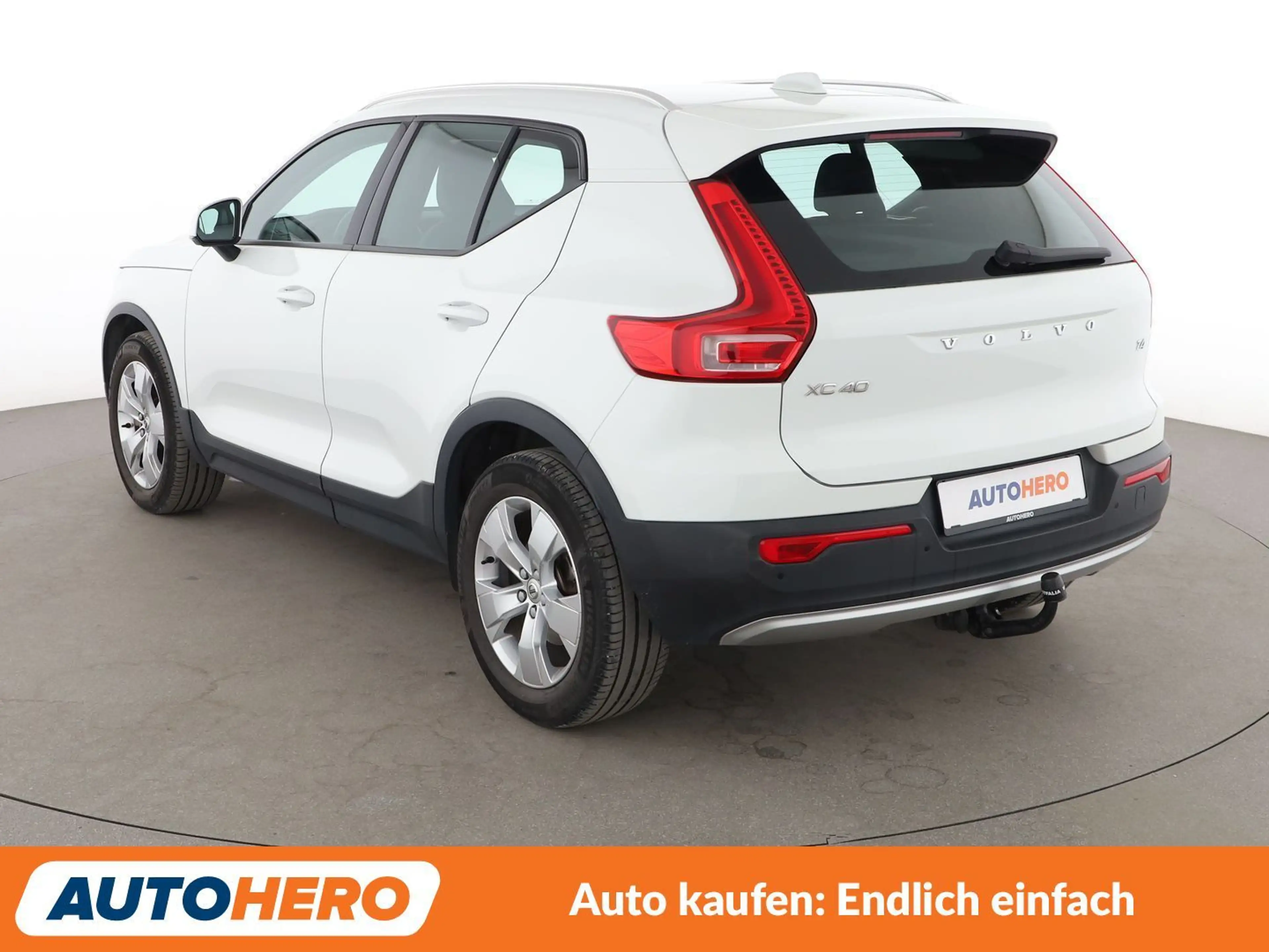 Volvo XC40 2.0 T4 Momentum 2WD Aut.*LED*TEMPO*PDC* — photo 4