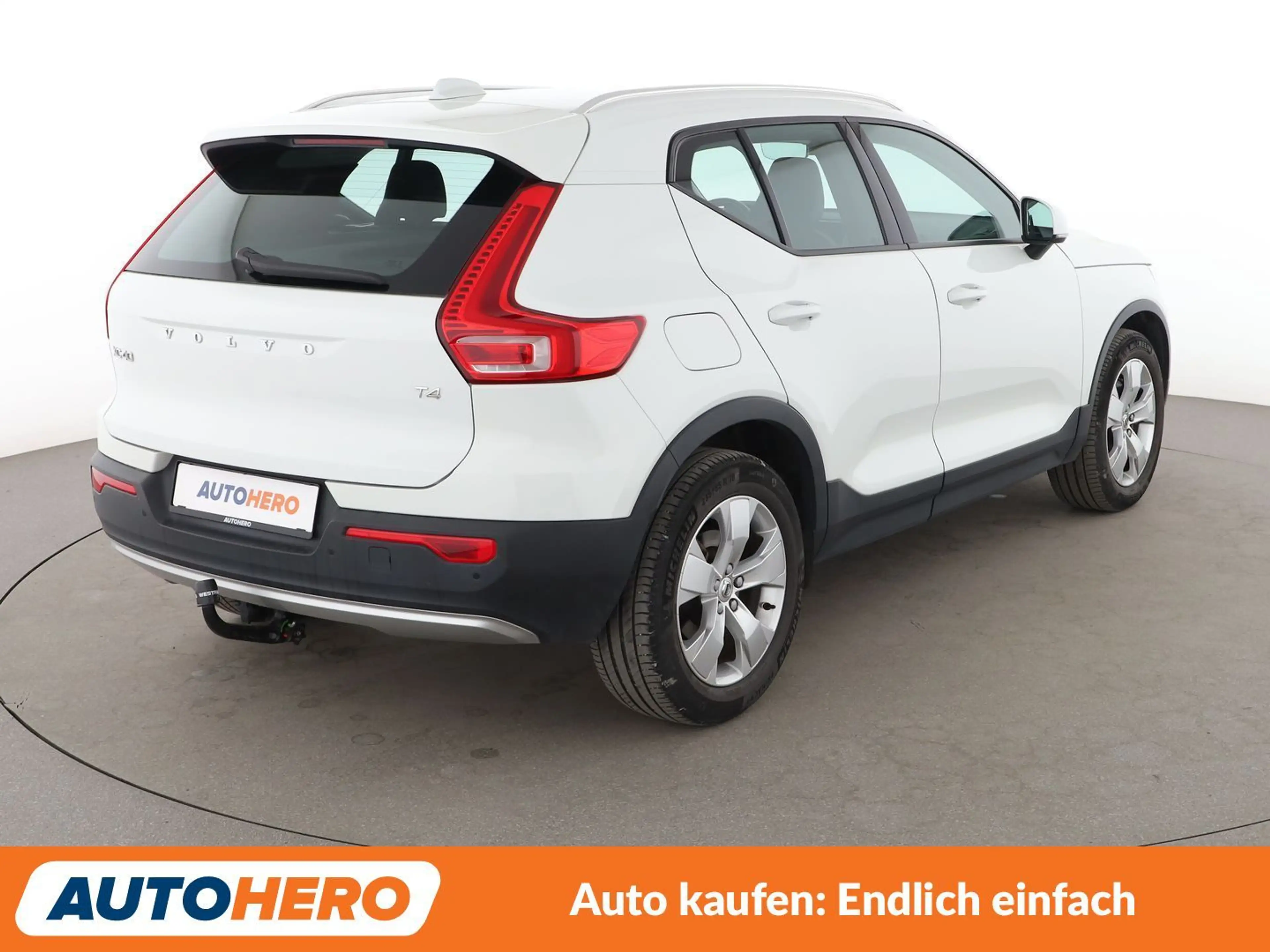 Volvo XC40 2.0 T4 Momentum 2WD Aut.*LED*TEMPO*PDC* — photo 6