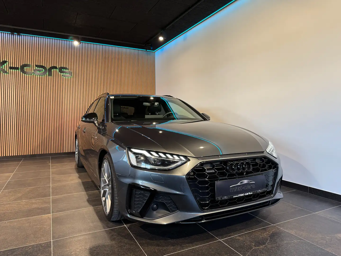Audi A4 40 TDI quattro S line Grau - 1