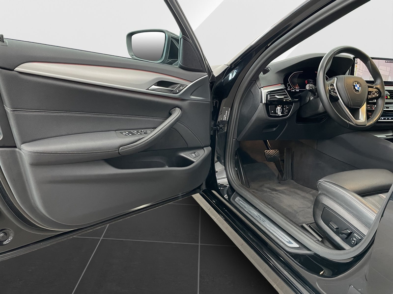 BMW 530 d A Tour,AHK,aktiver Tempomat,Rückfahrkamera,etc. — photo 10