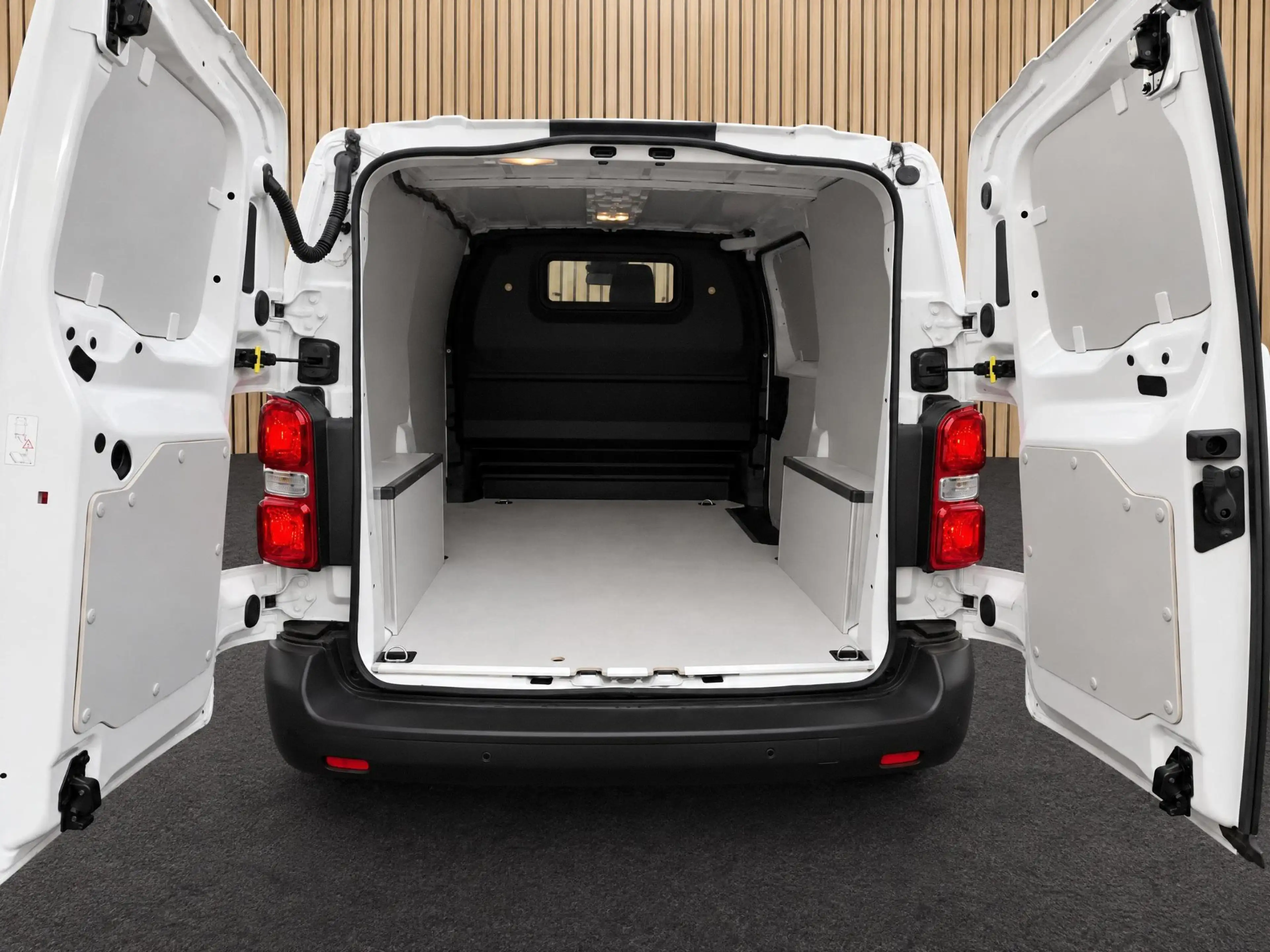 Peugeot e-Expert EV L2 75 kWh VOORRAAD KORTING — photo 12