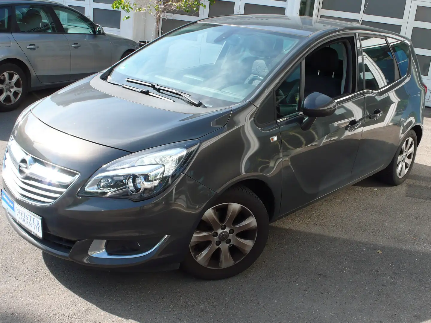 Opel Meriva Innovation Grau - 1