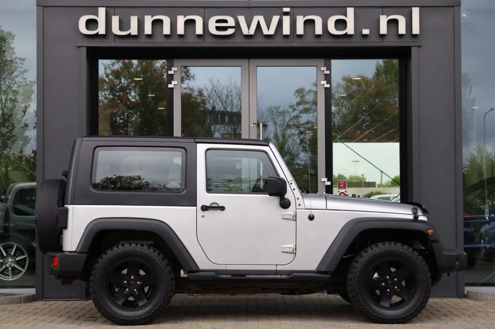 Jeep Wrangler 2.8 CRD SAHARA *AIRCO*AUTOMAAT*TREKHAAK*CRUISE Gris - 2