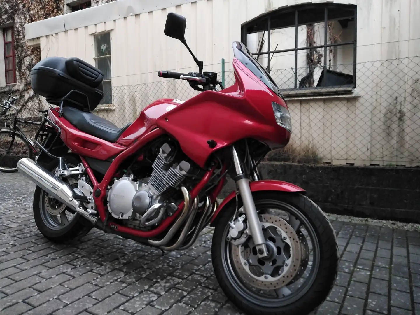 Yamaha XJ 900 Червоний - 1