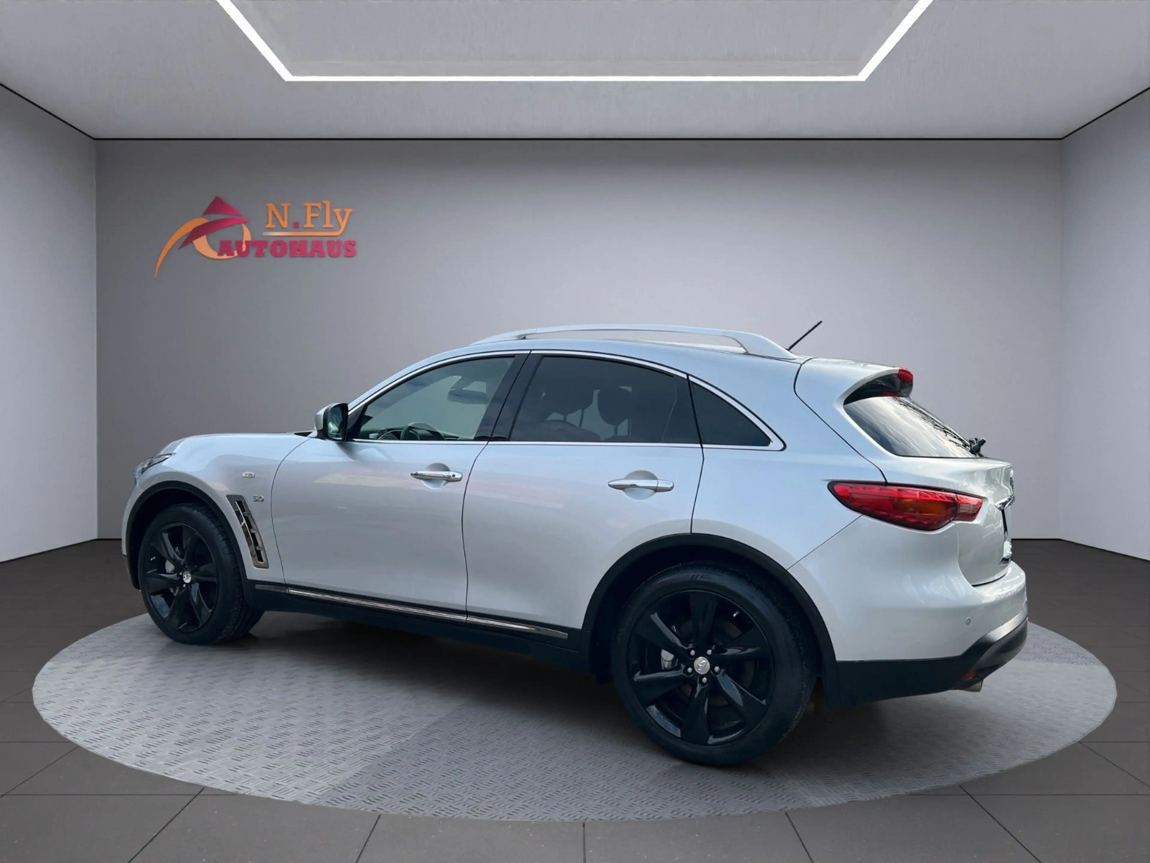 Infiniti QX70 5.0 S Premium V8*Leder*Navi*360*belüf.Sitz* — photo 4