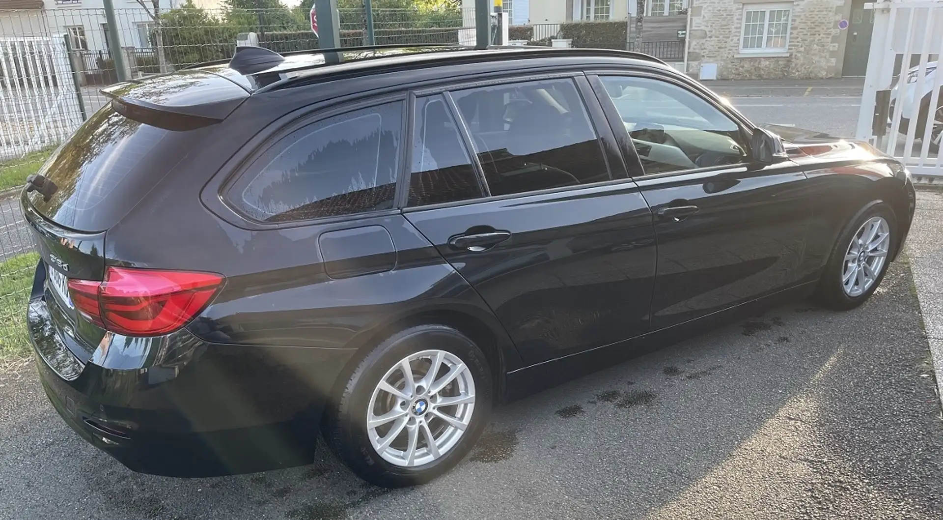 BMW 318 (F31) 318DA 150CH LOUNGE Noir - 2