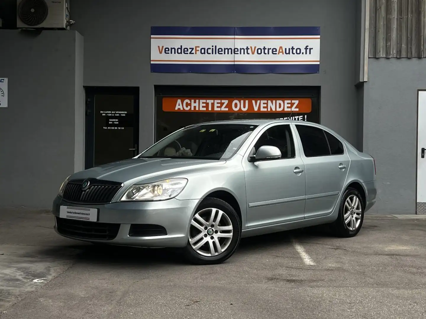 Skoda Octavia 1.6 tdi 110cv Carplay Caméra de recul Grün - 1