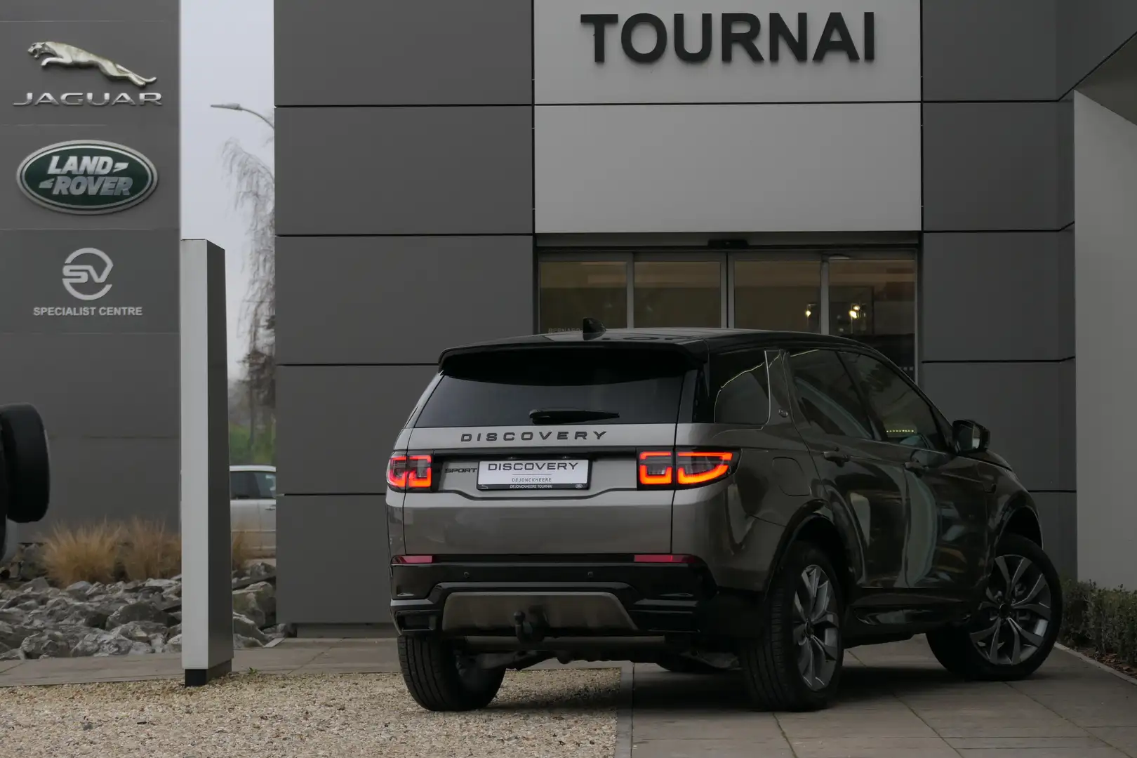 Land Rover Discovery Sport P300e Dynamic HSE AWD Auto. 24 Gris - 2
