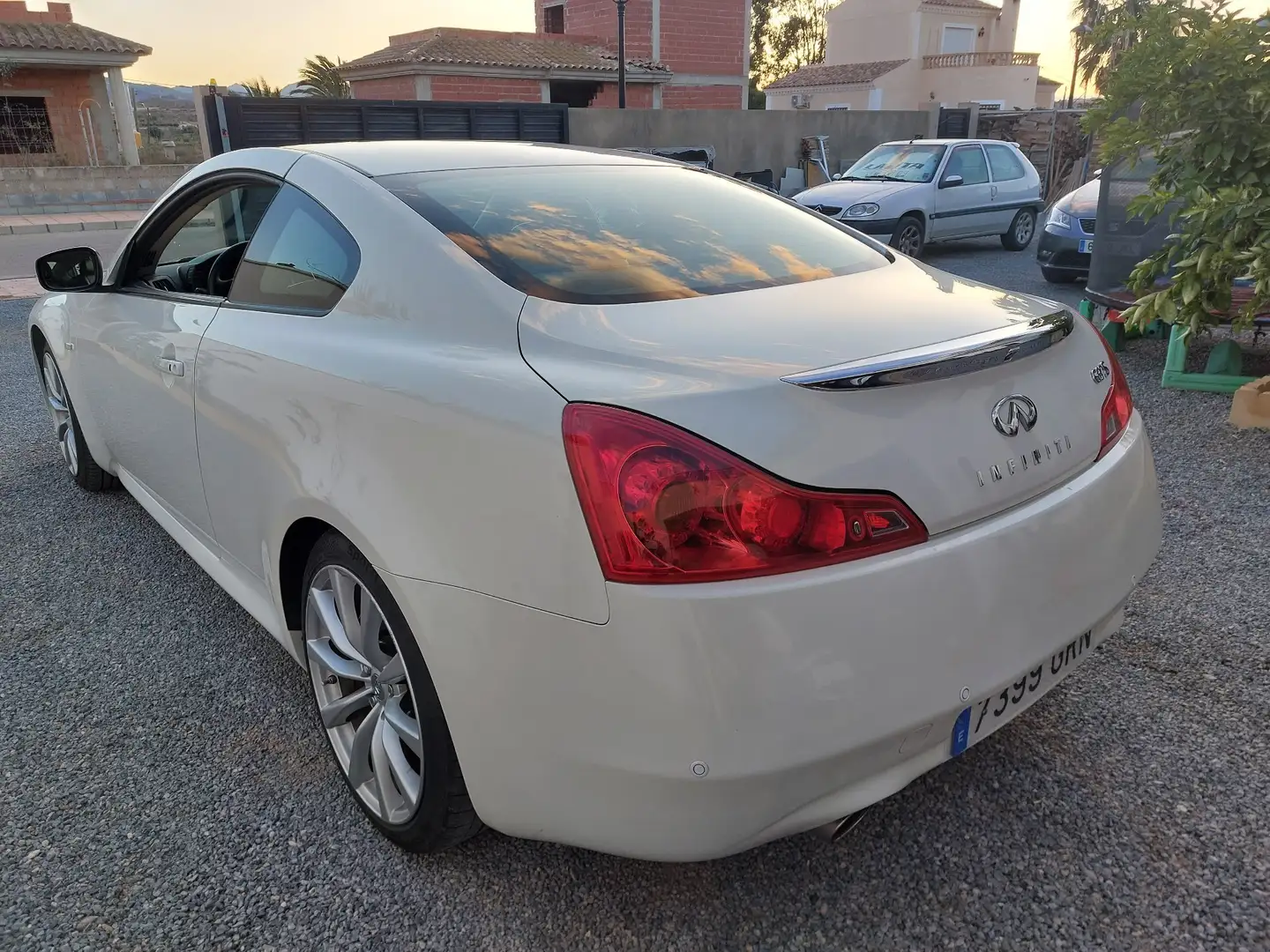 Infiniti G37 G 37 S Bílá - 2