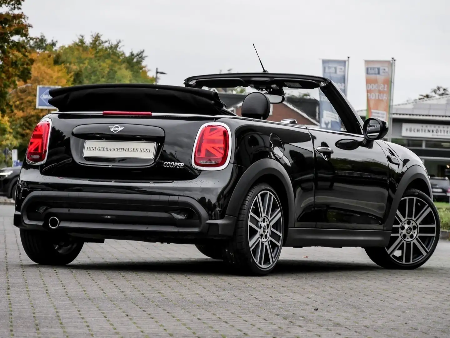 MINI Cooper C Cabrio Cooper C YOUNIQUE TRIM+DA+SHZ+LED+18" Zwart - 2
