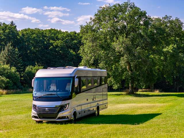 Imagine Caravans-Wohnm Niesmann+Bischoff Flair 880 LE Clou Line Top-Ausstattung