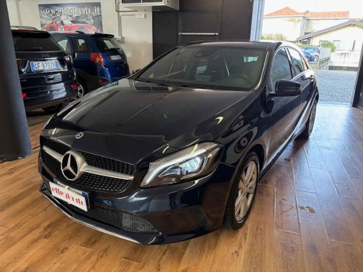 Mercedes-Benz A 180 Classe A - W176 d Sport Activity edition auto Bleu - 1