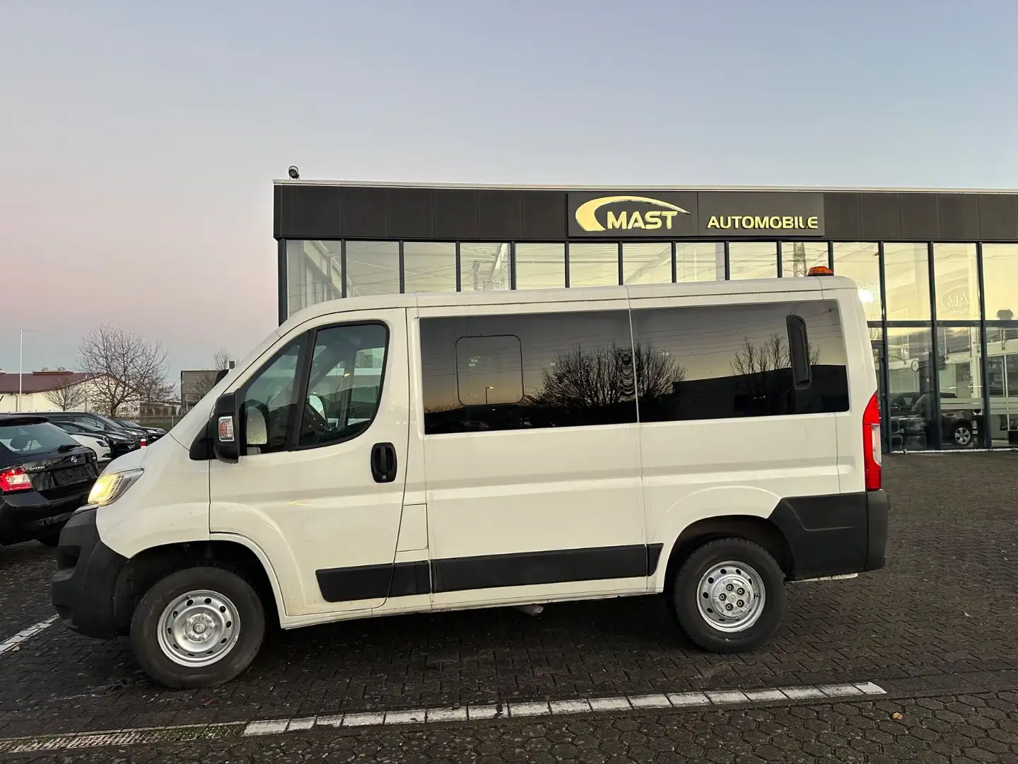 Citroen Jumper Kombi 30 L1H1 Live Blue-HDi 130 9-Sitzer Blanco - 2