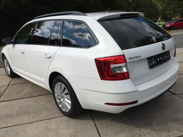 Skoda Octavia view 5