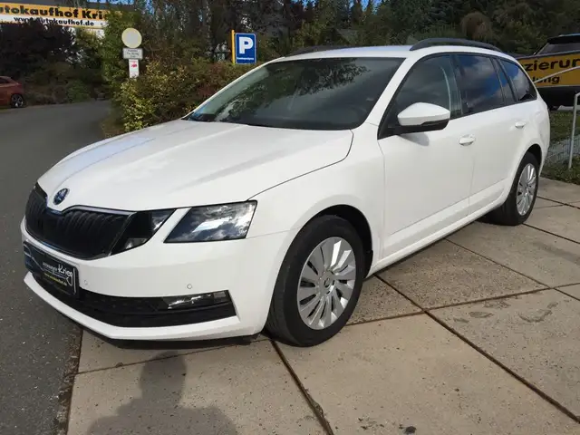 Skoda Octavia view 3