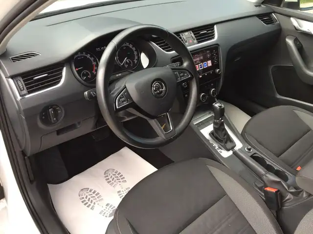 Skoda Octavia view 13