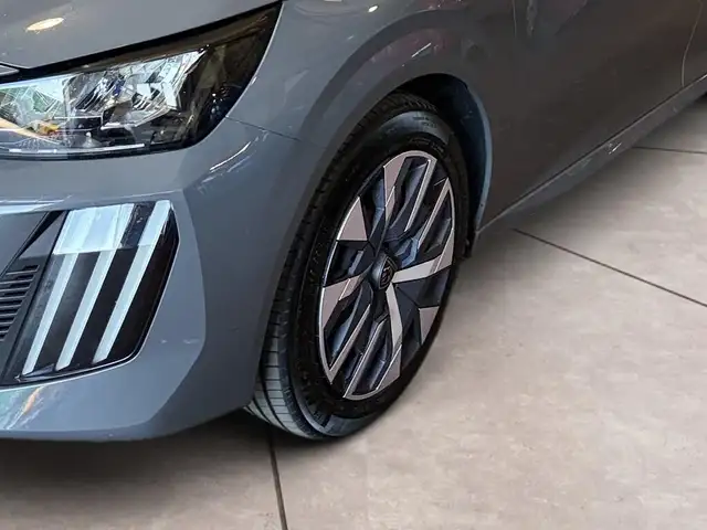 Peugeot 208 view 15