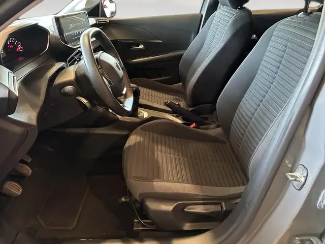Peugeot 208 view 7