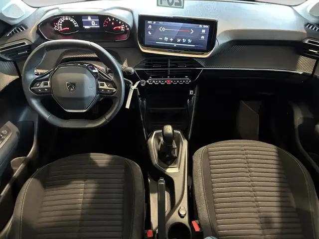 Peugeot 208 view 6