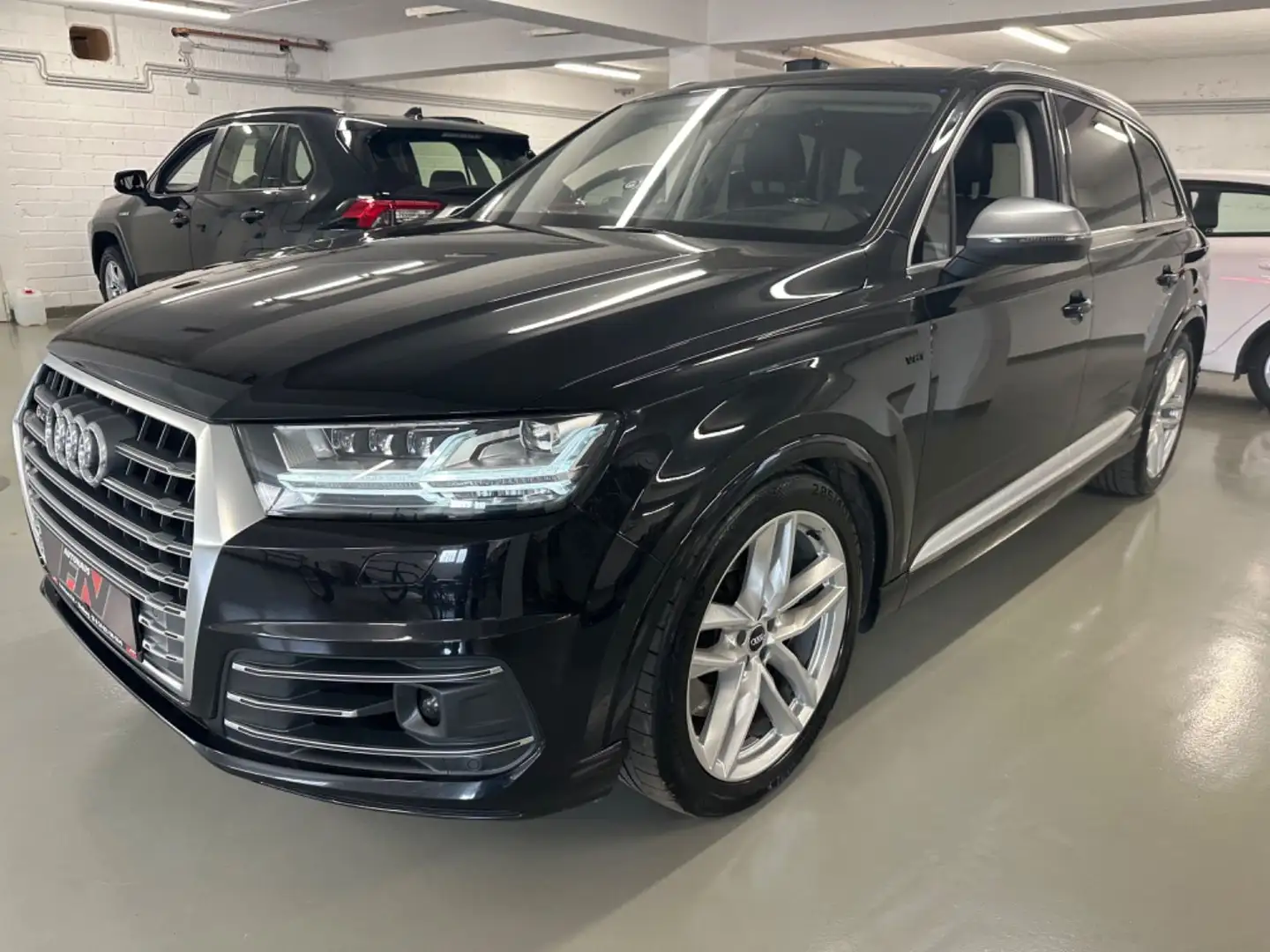 Audi SQ7 4.0 TDI Matrix/Pano/AHK/7-Sitz/Head-up/Nacht Schwarz - 1
