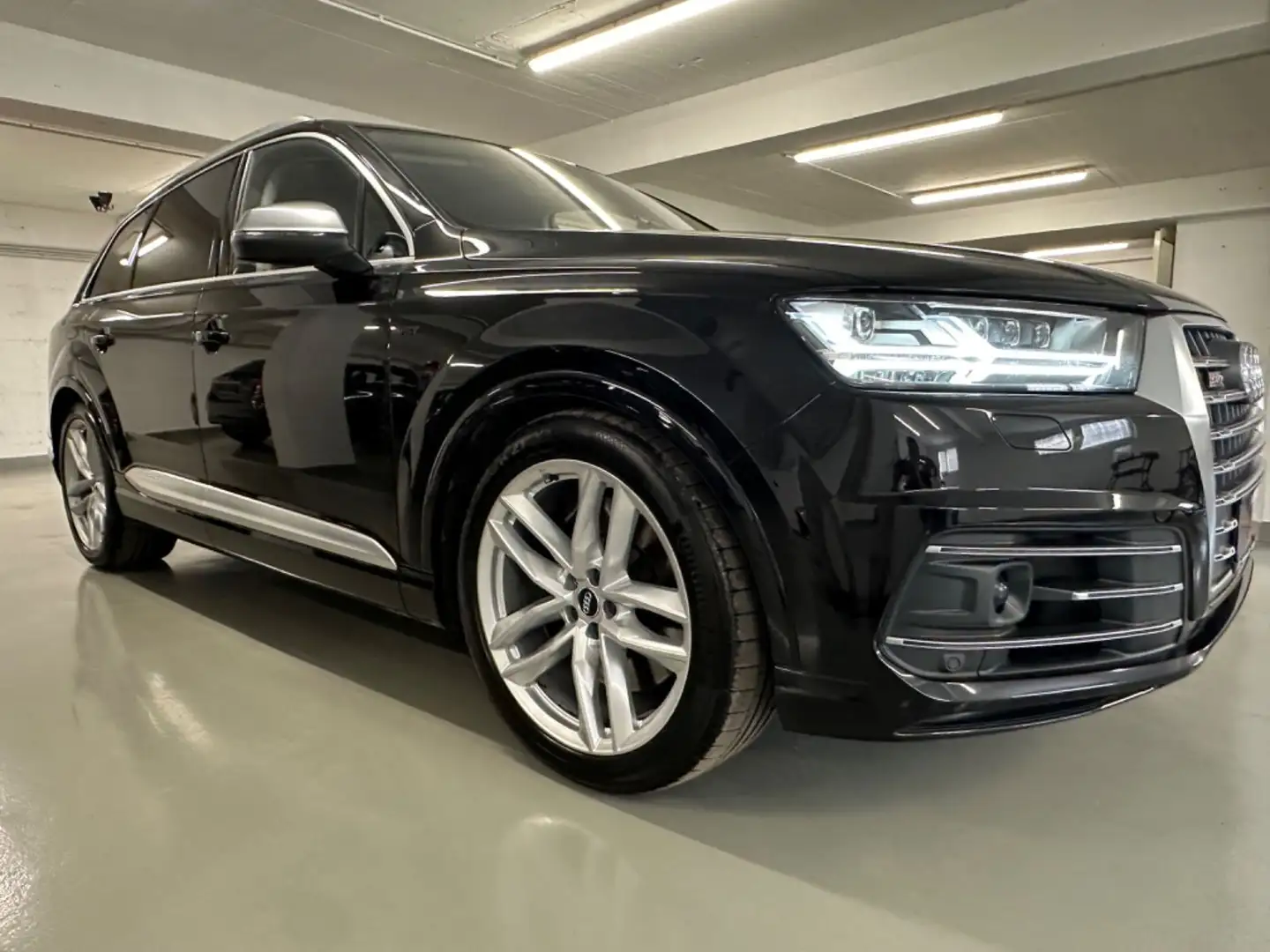 Audi SQ7 4.0 TDI Matrix/Pano/AHK/7-Sitz/Head-up/Nacht Schwarz - 2