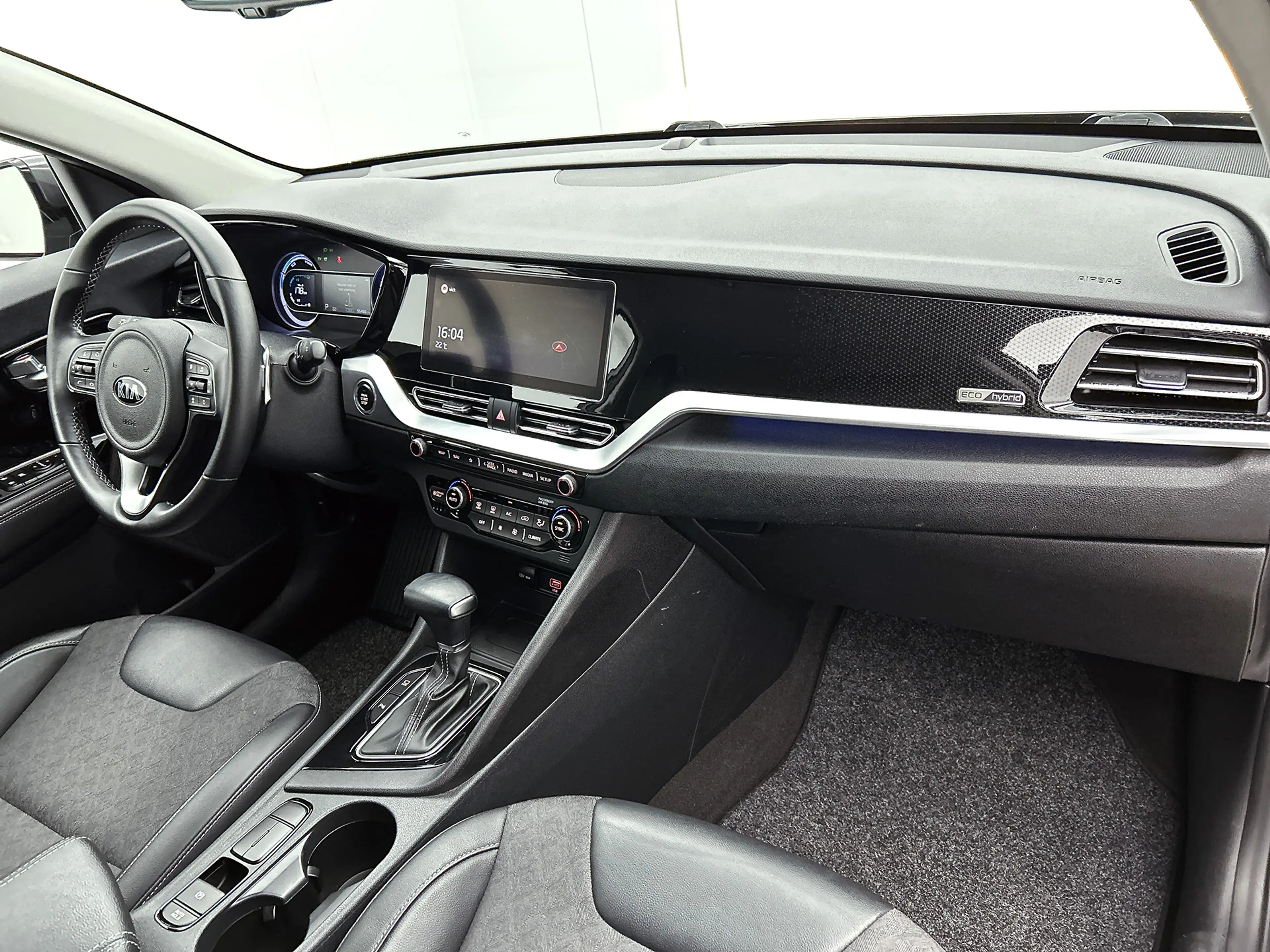 Kia Niro 1.6 GDi Hybrid DynamicLine — photo 8
