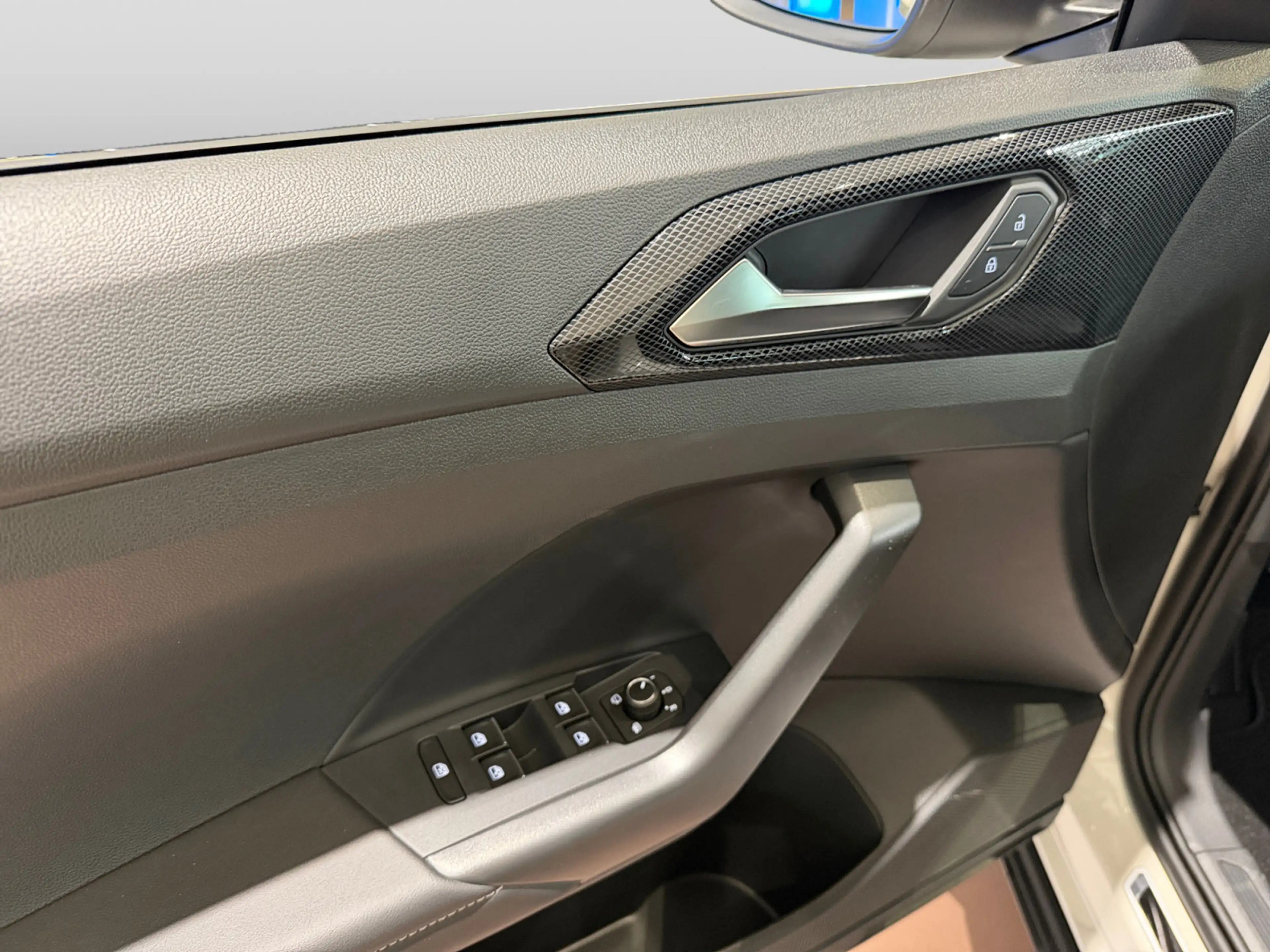 Volkswagen T-Cross R-Line DSG 1.0 l TSI 85 kW Travel & Comf — photo 14