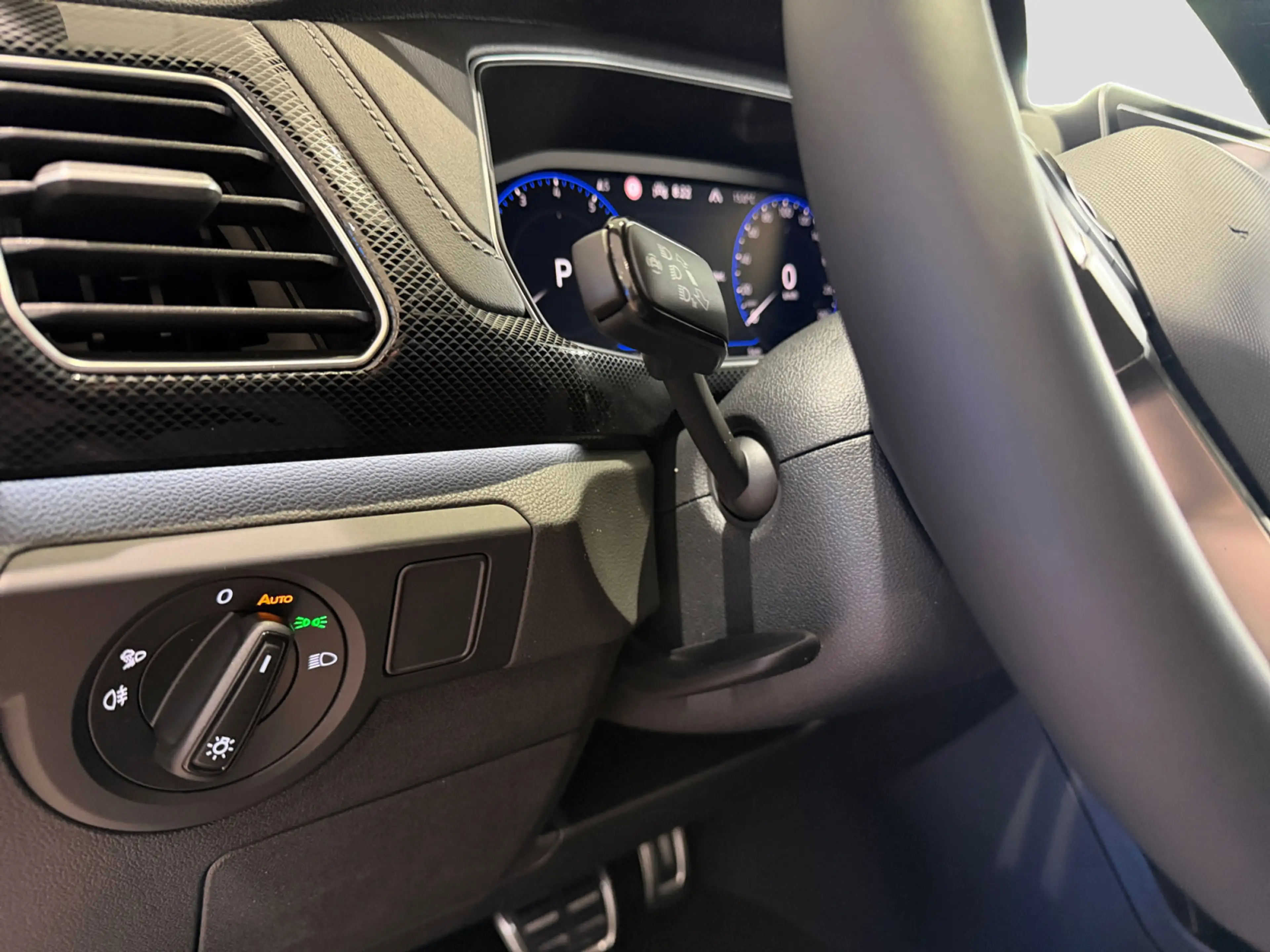 Volkswagen T-Cross R-Line DSG 1.0 l TSI 85 kW Travel & Comf — photo 13