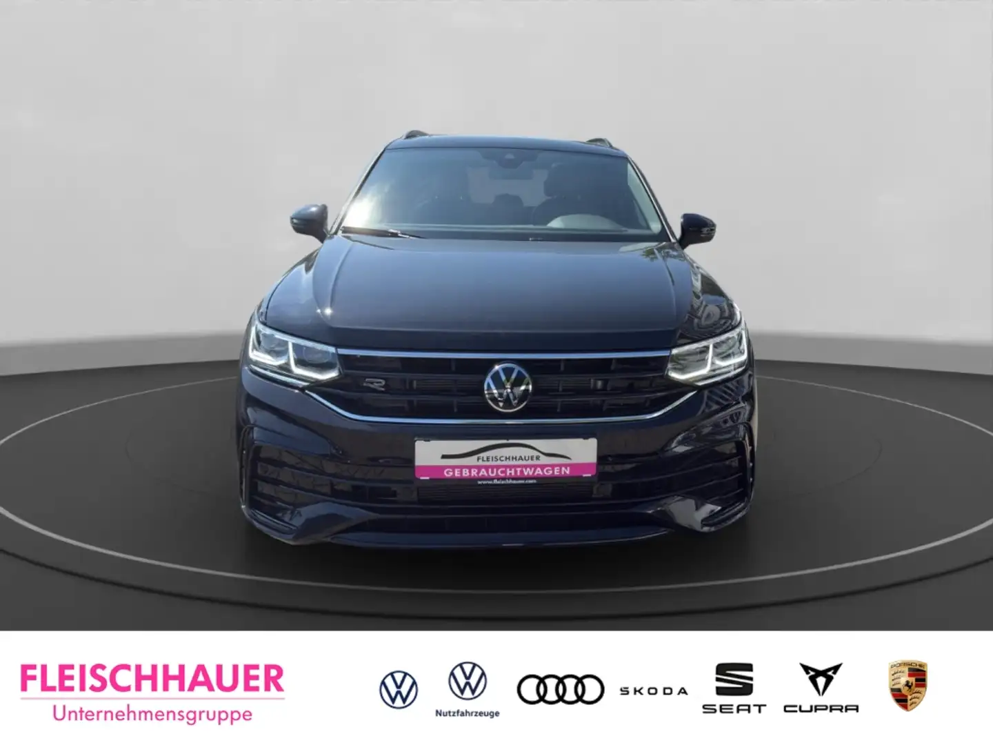 Volkswagen Tiguan 2.0 l TDI 4Motion R-Line PANO NAVI AHK KEYLESS Schwarz - 2