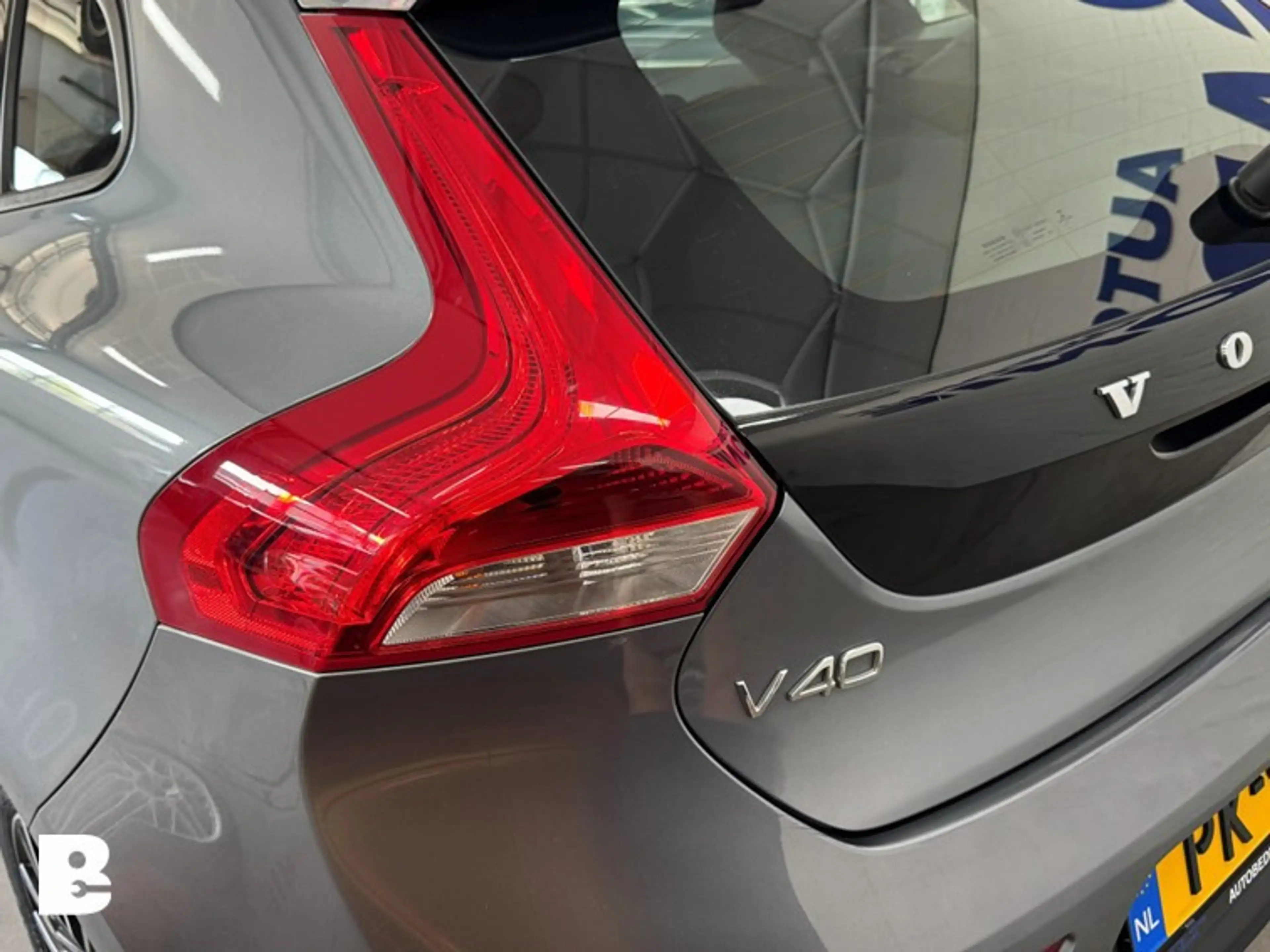Volvo V40 2.0 T2 Nordic+ — photo 14