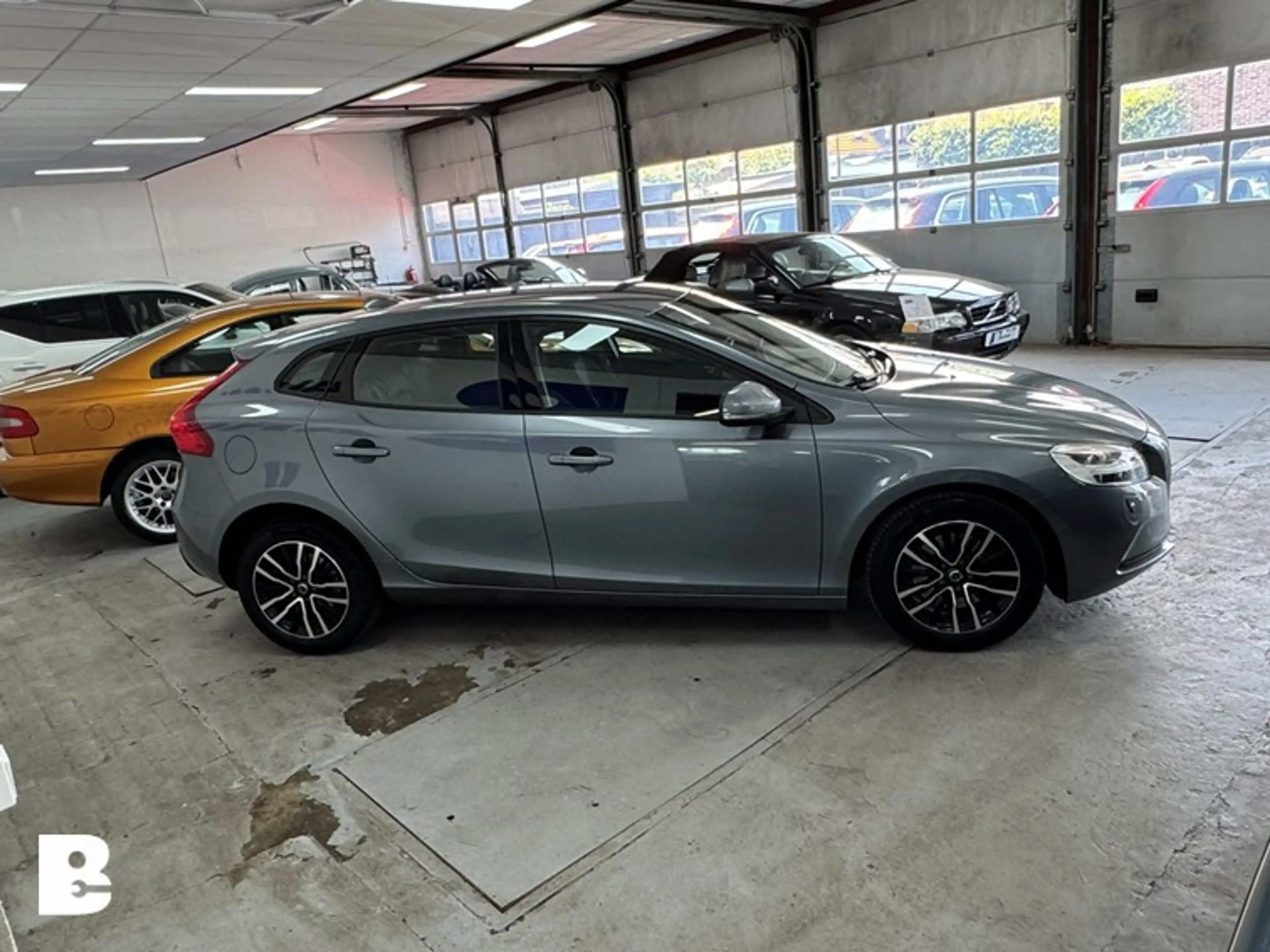 Volvo V40 2.0 T2 Nordic+ — photo 5