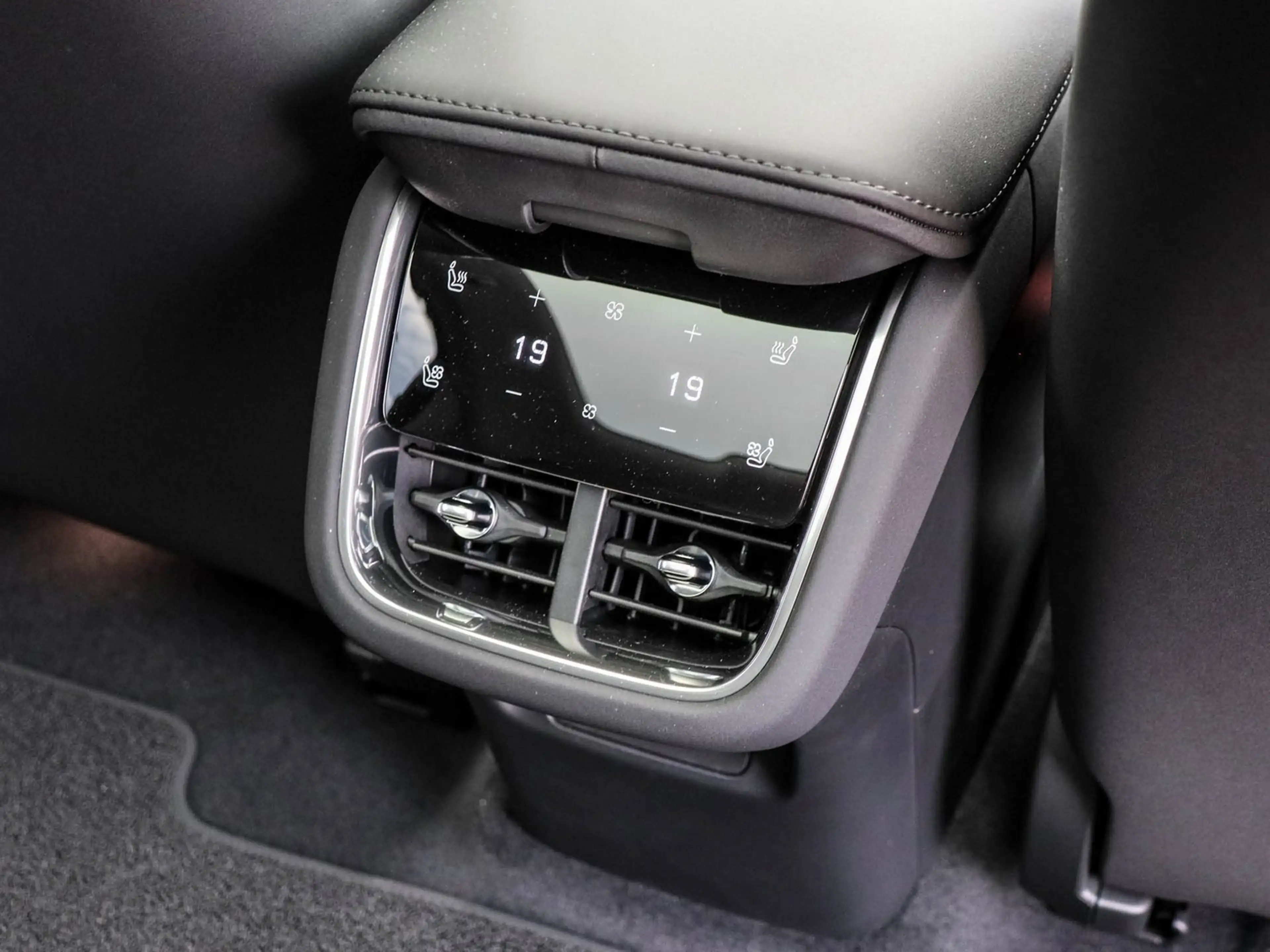 Volvo ES90 Plus Single Motor Extended Range RWD — photo 15
