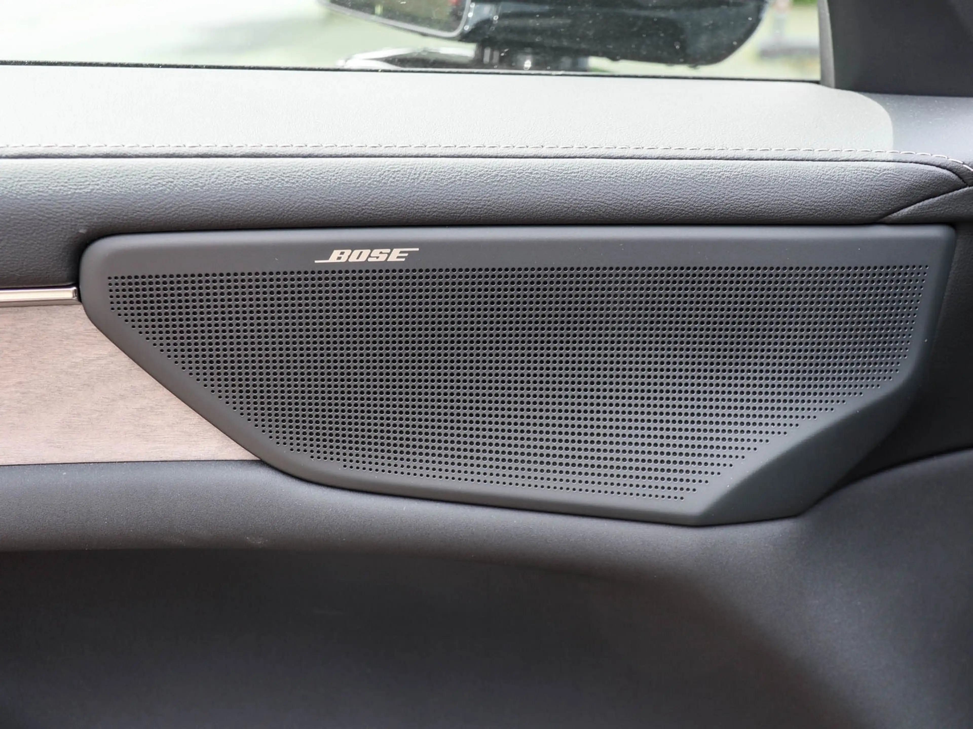 Volvo ES90 Plus Single Motor Extended Range RWD — photo 14