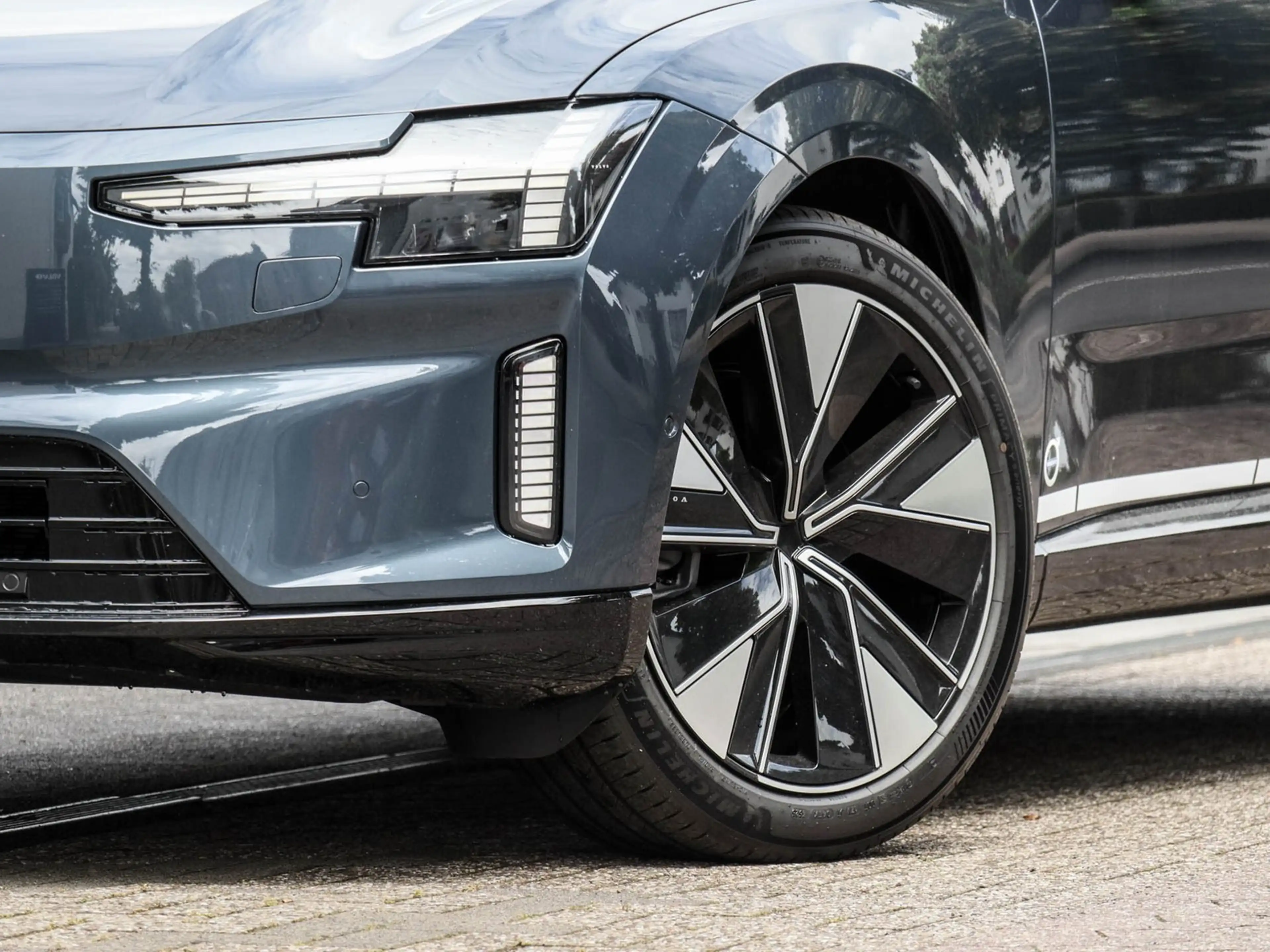 Volvo ES90 Plus Single Motor Extended Range RWD — photo 5