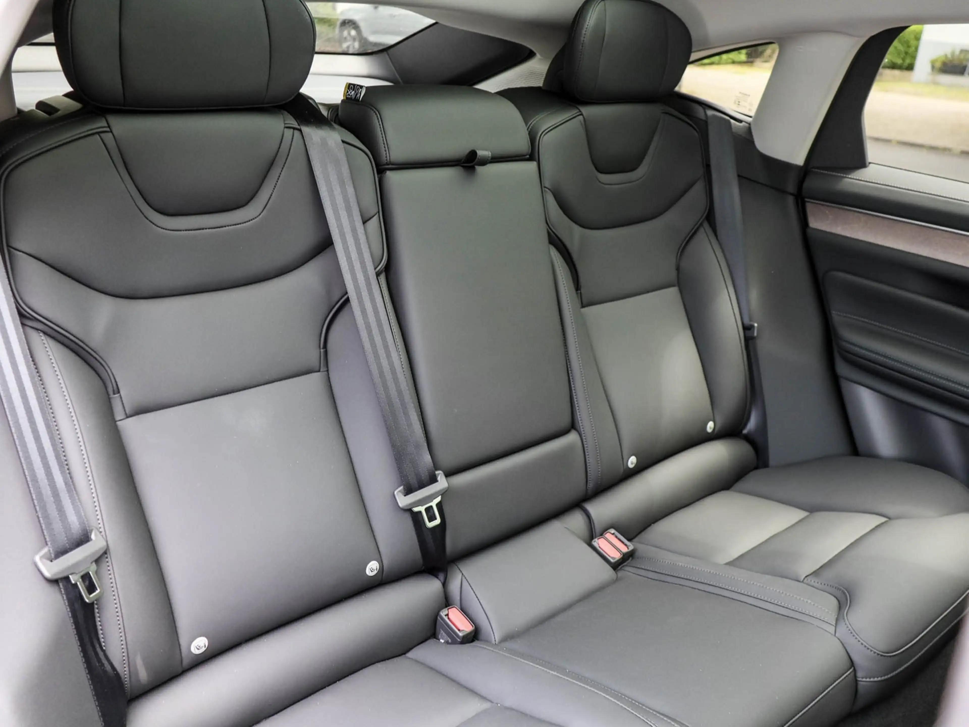 Volvo ES90 Plus Single Motor Extended Range RWD — photo 4