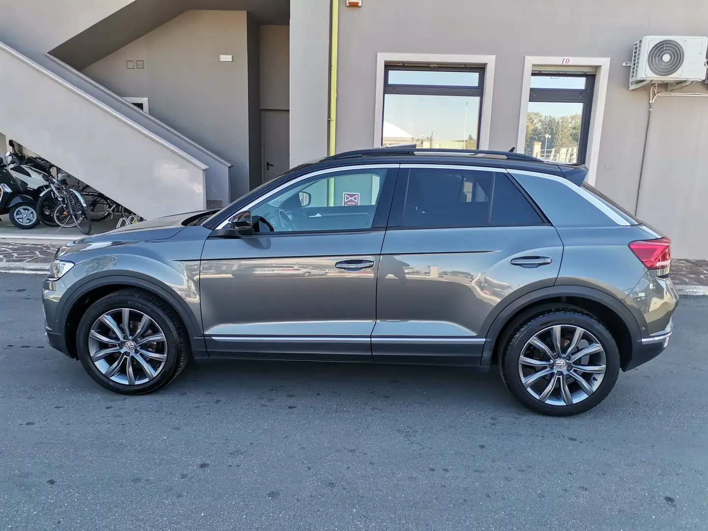 Volkswagen T-Roc 1.6 tdi Style-NAVI-TETTO-CARPLAY-VIRTUAL COCKPIT Gris - 2